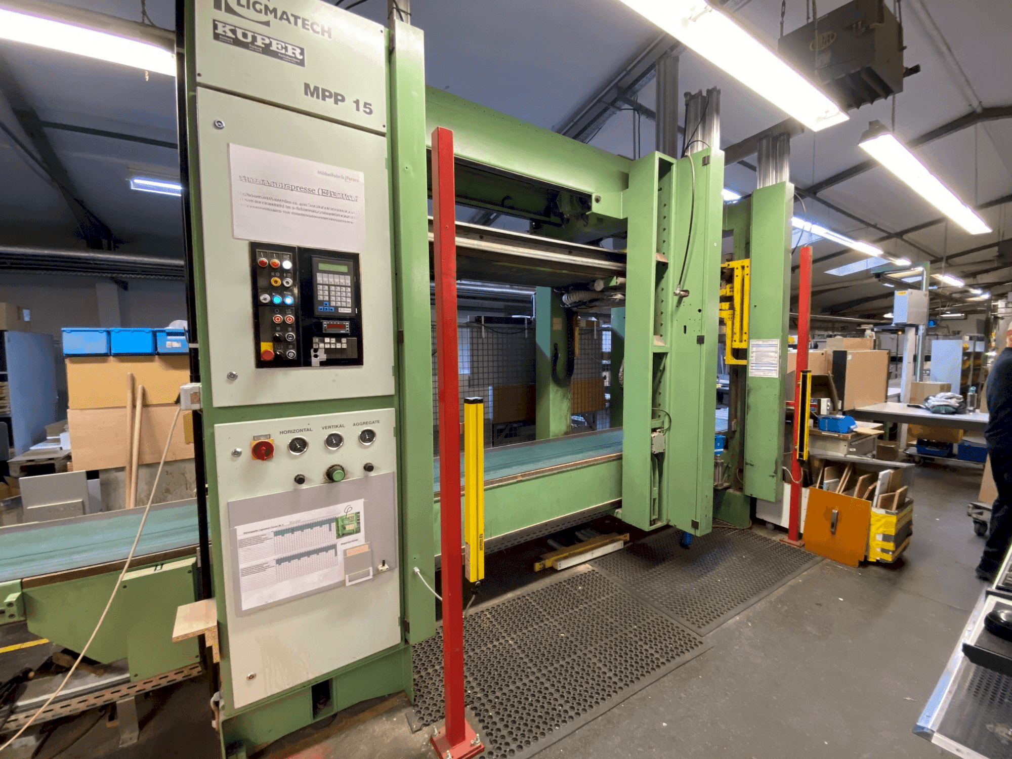Vooraanzicht van LIGMATECH MPP 15 machine