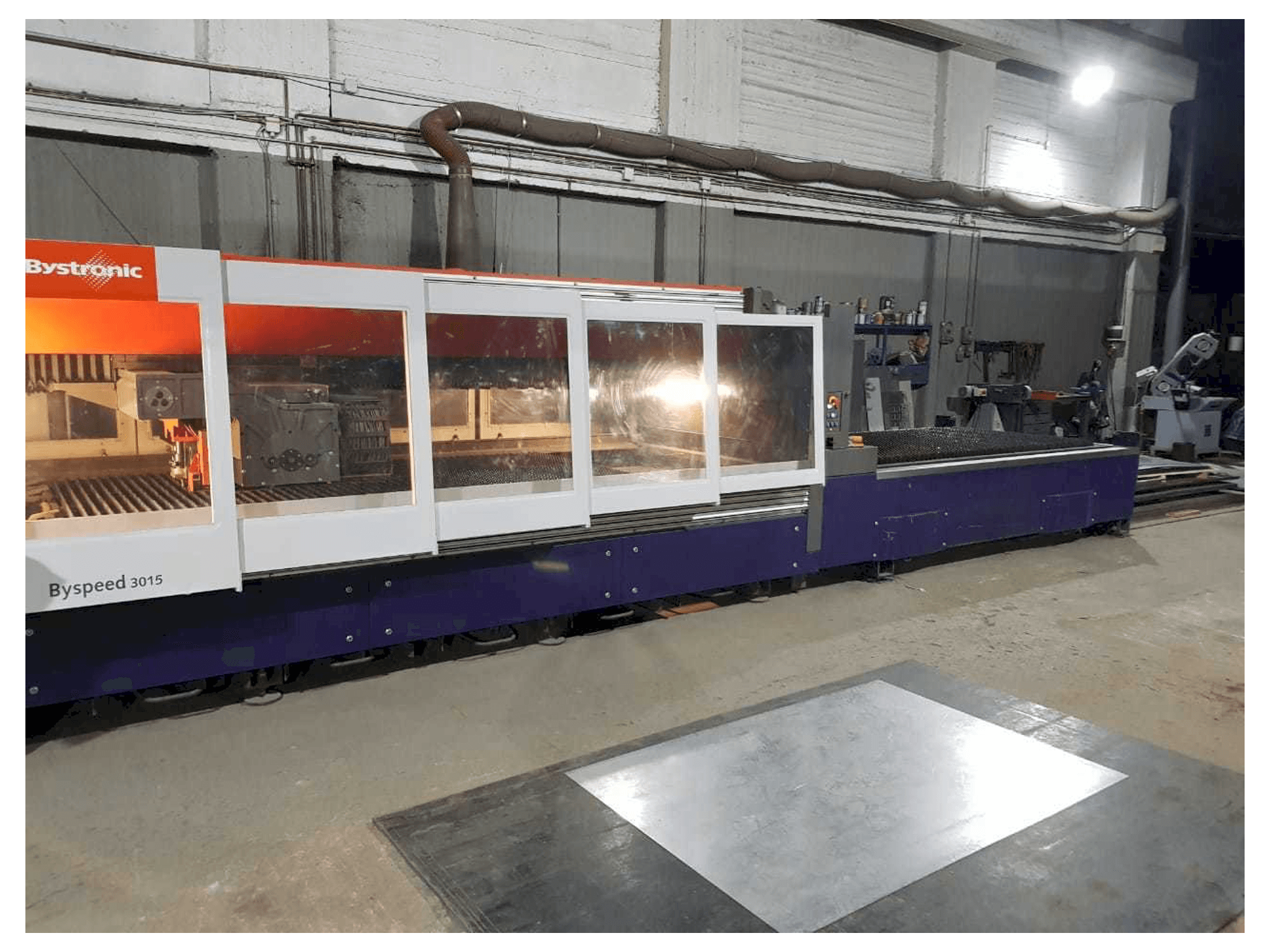 Vooraanzicht van Bystronic BySpeed 3015 machine