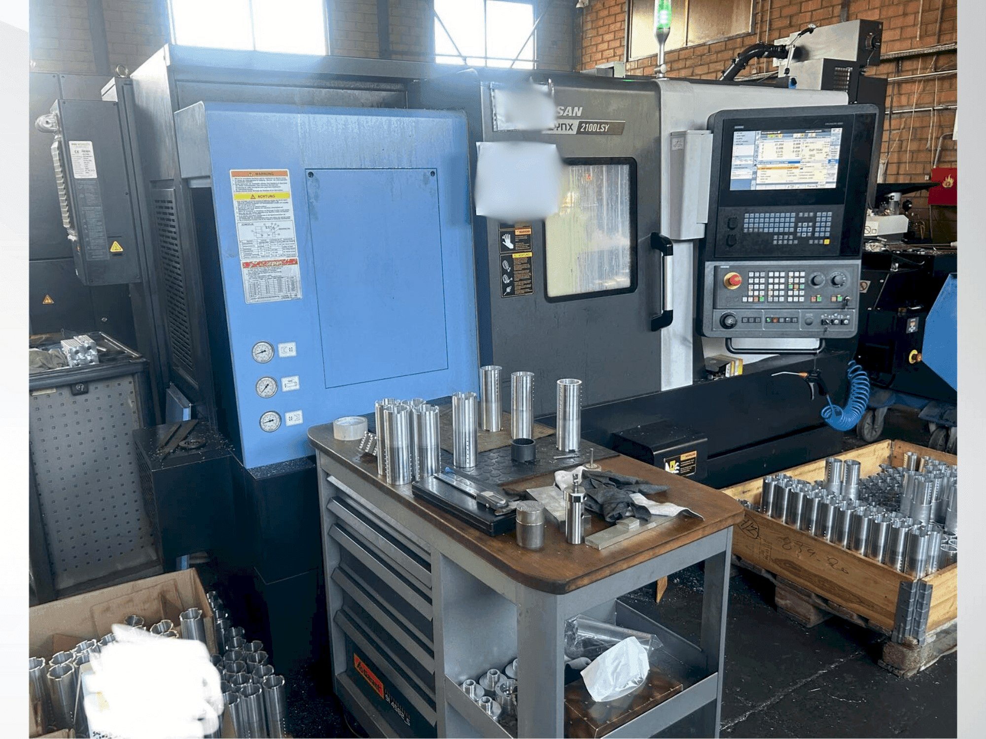 Vooraanzicht van DOOSAN LYNX 2100LSYA machine