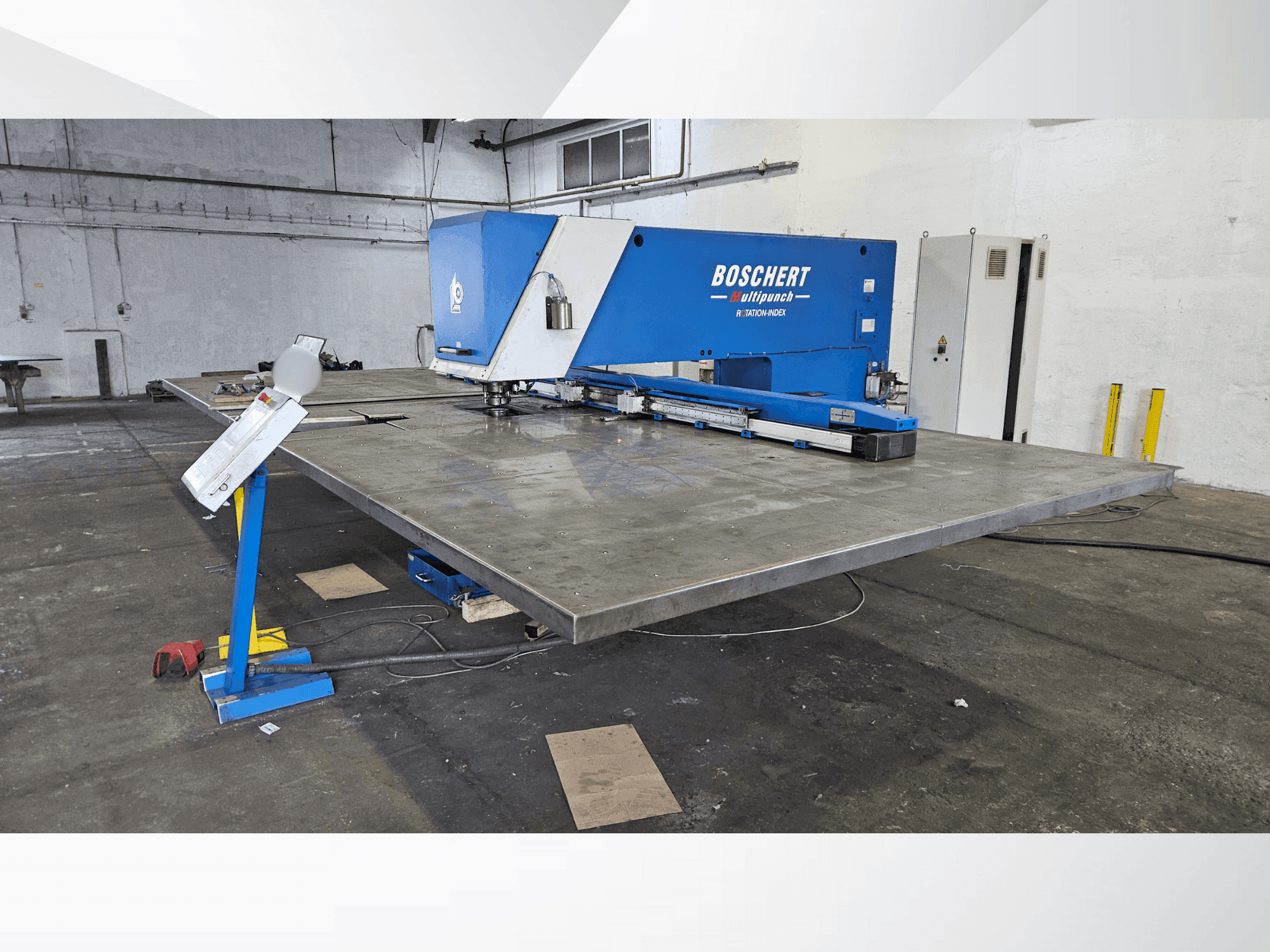Vooraanzicht van BOSCHERT Multipunch 1500 x 3000 machine