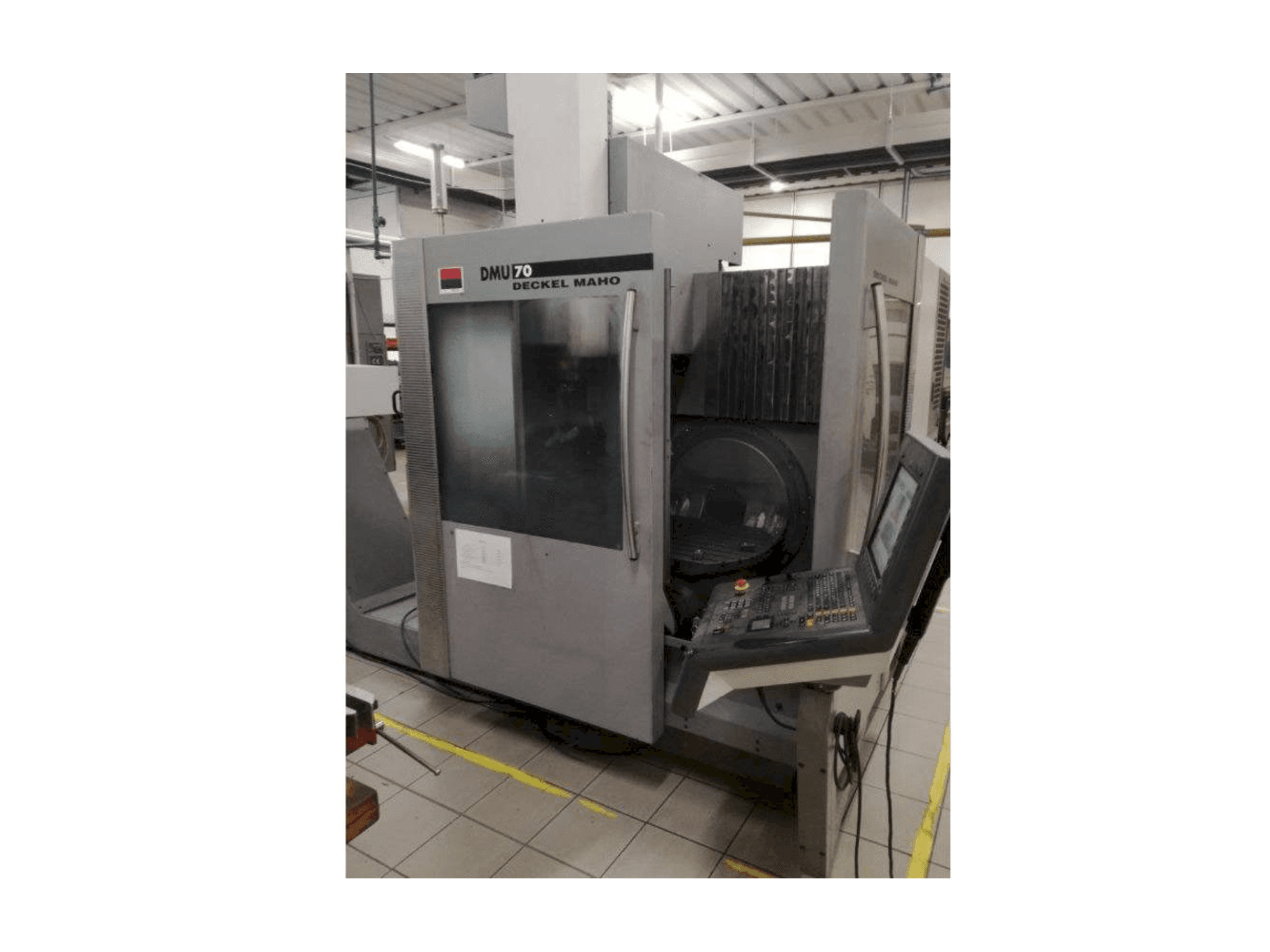 Vooraanzicht van DECKEL MAHO DMU 70 machine