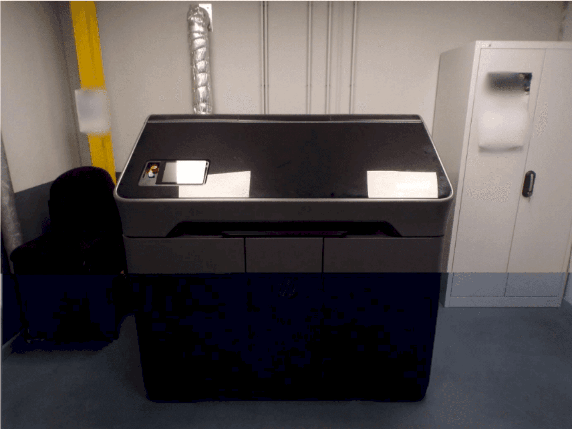 Vooraanzicht van HP Jet Fusion MJF 580 color machine