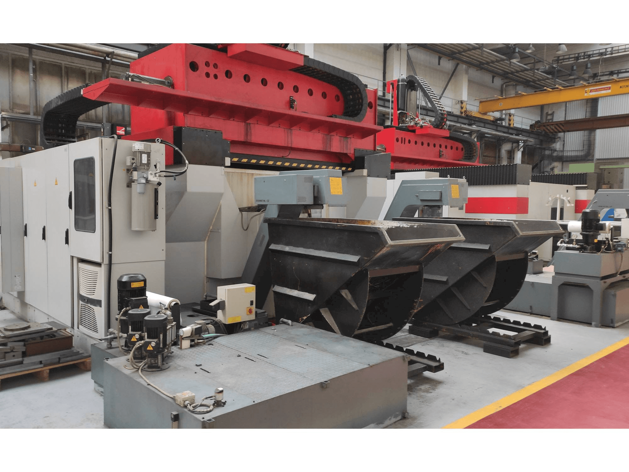 Vooraanzicht van TRIMILL VU 2313 machine