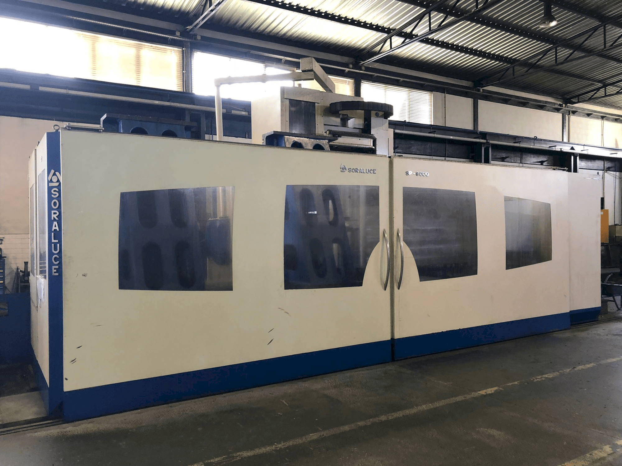 Vooraanzicht van Soraluce SP 8000 machine