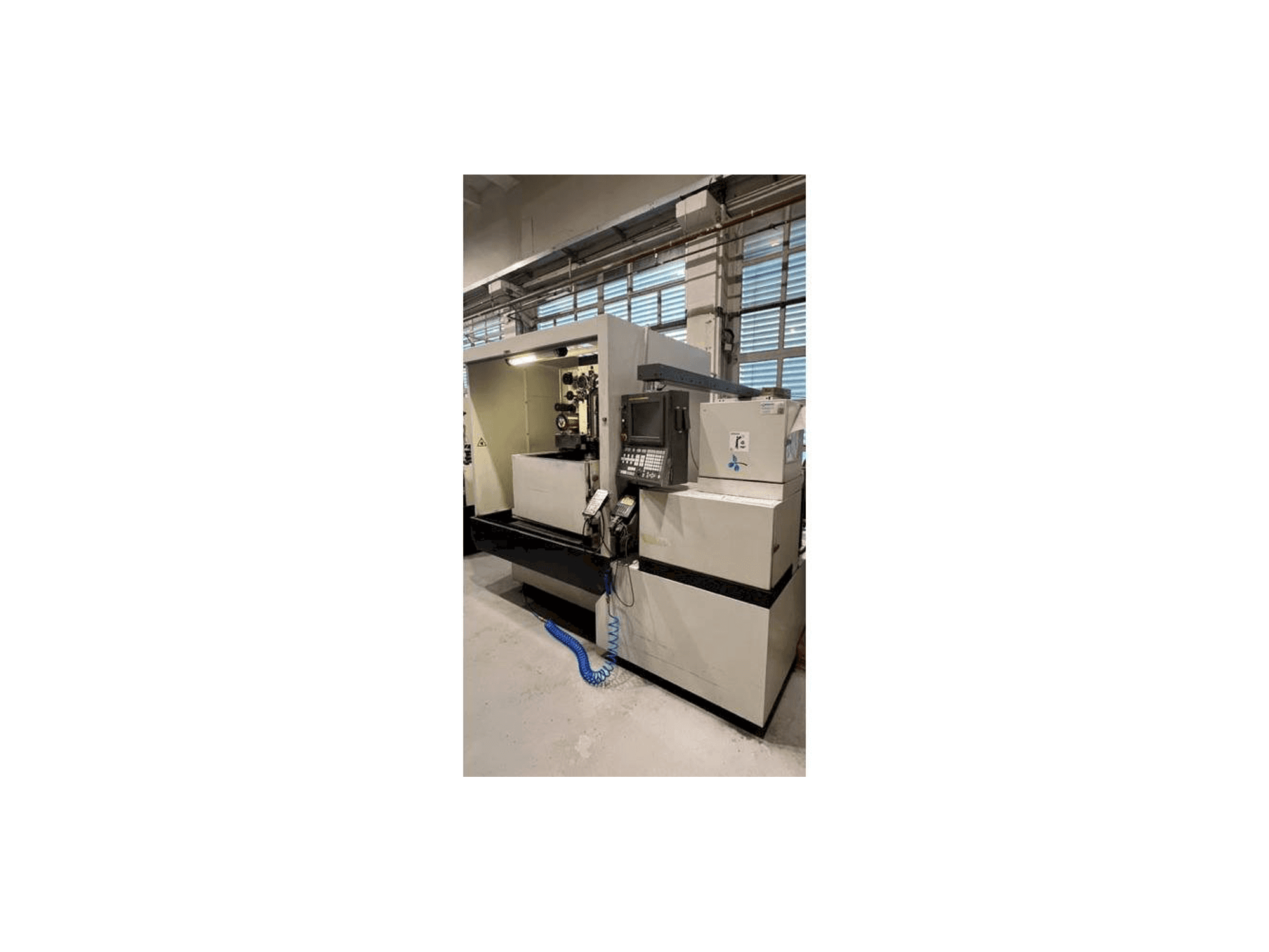 Vooraanzicht van FANUC ROBOCUT Alfa-1iC machine