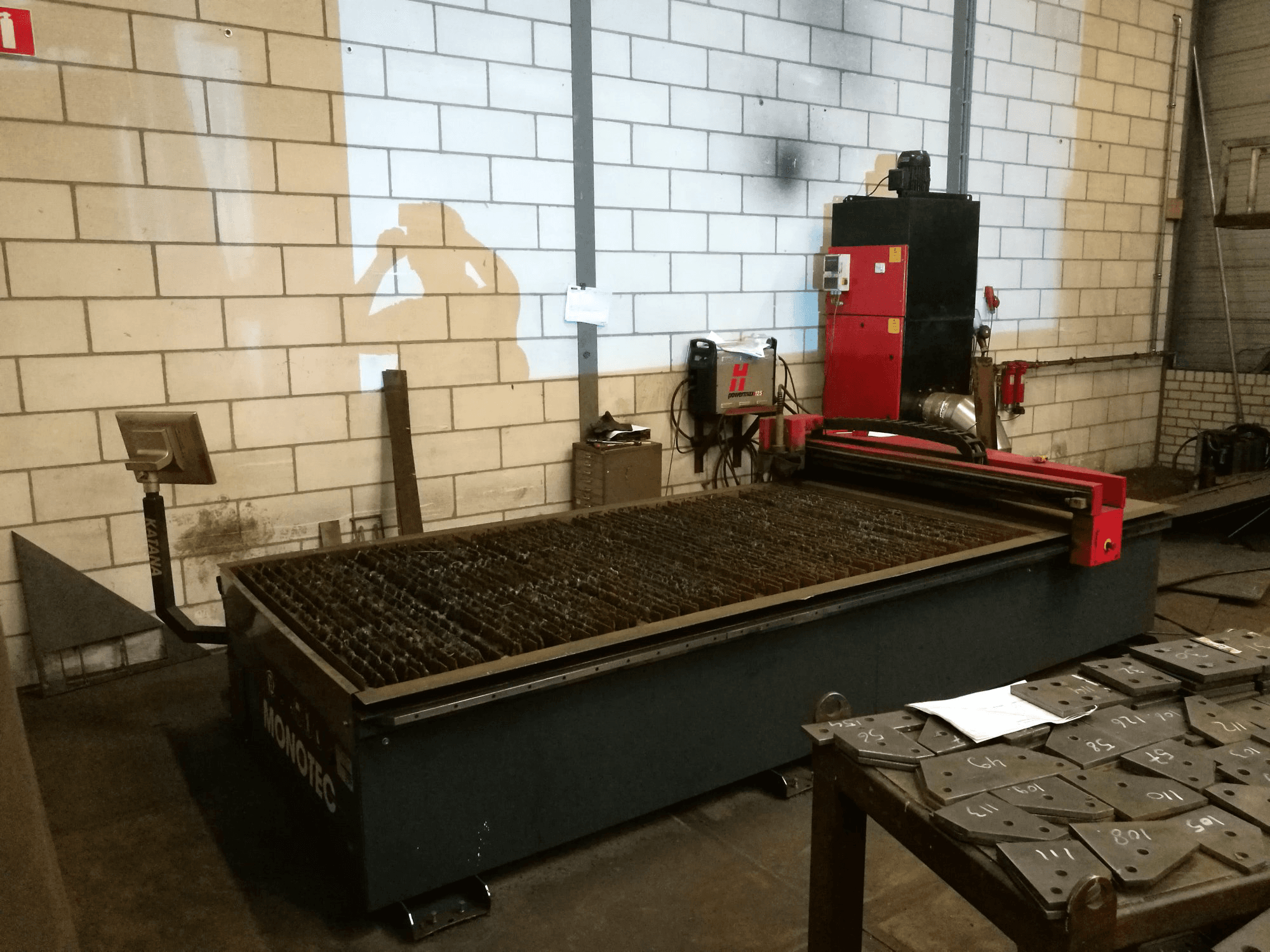 Links zicht van KOIKE MONOTEC machine