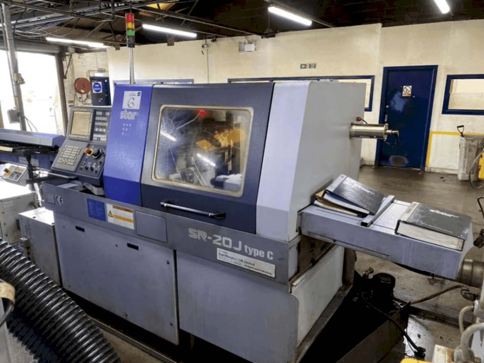 Vooraanzicht van Star SR-20J type C machine