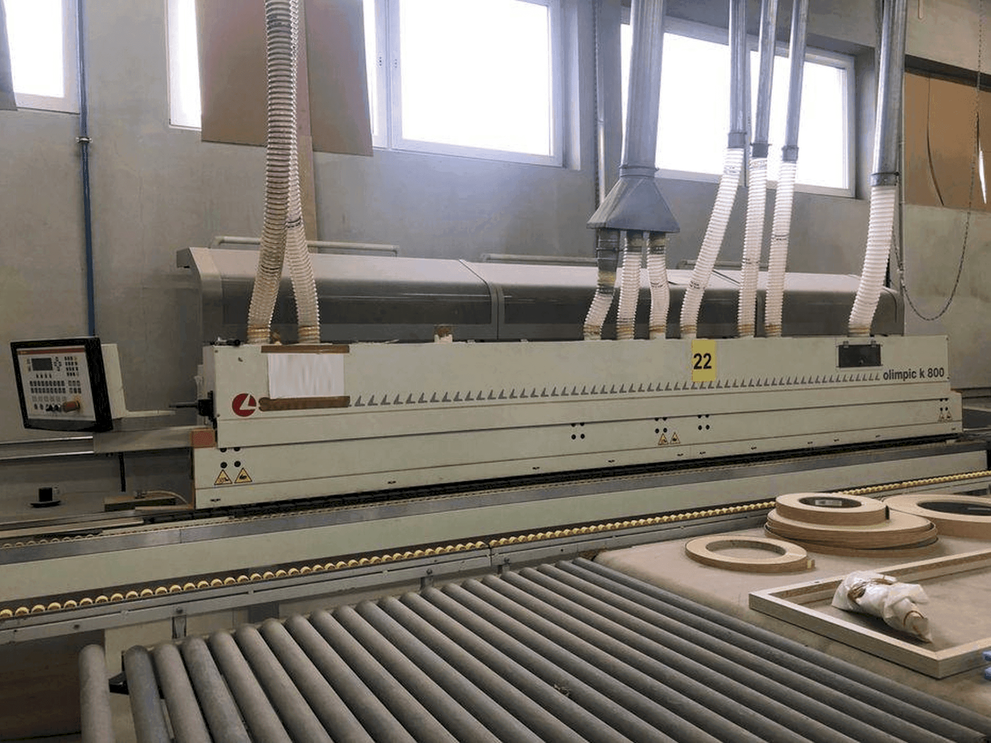 Vooraanzicht van SCM Olimpic K800 machine