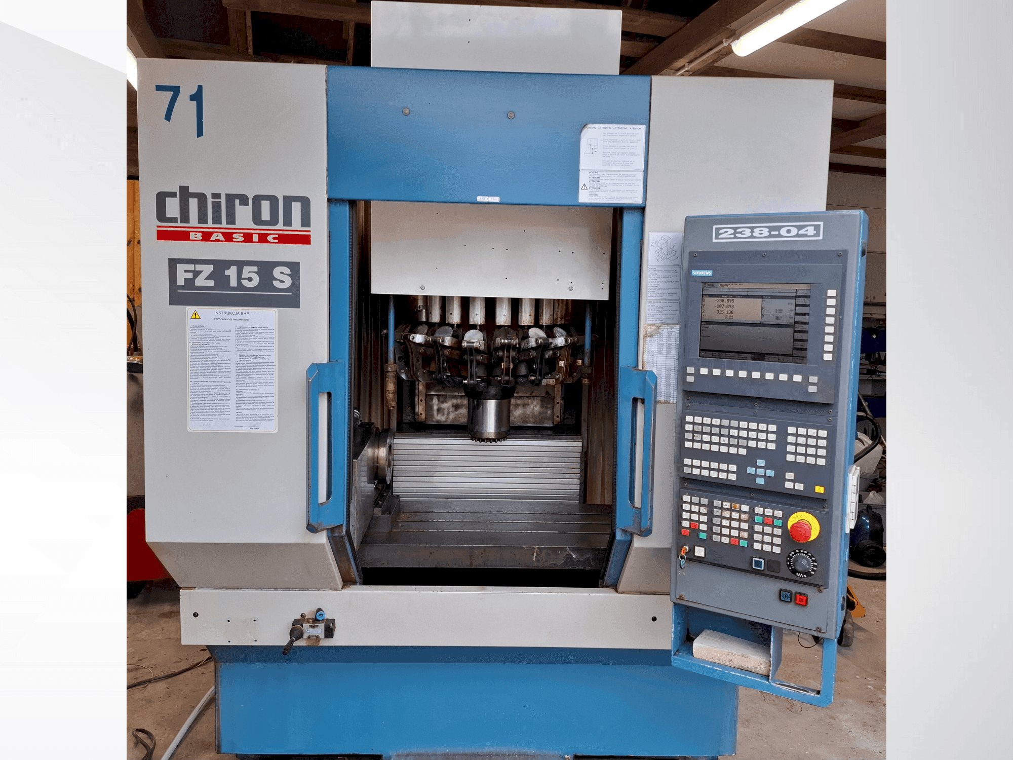 Vooraanzicht van CHIRON FZ 15 S machine
