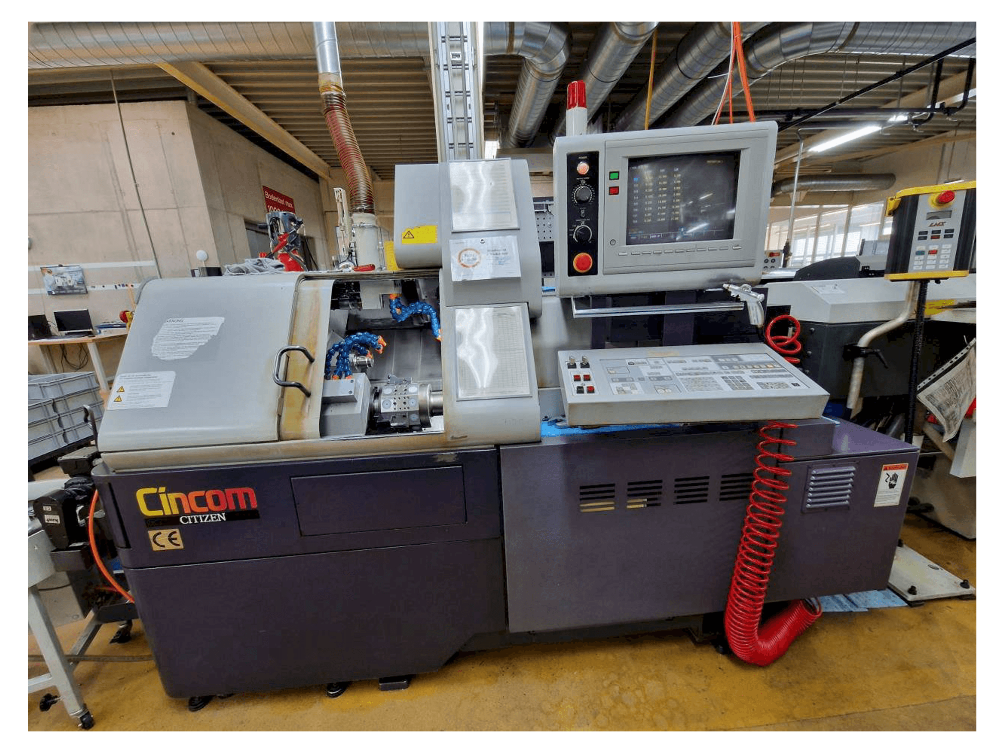 Vooraanzicht van Citizen M20 machine