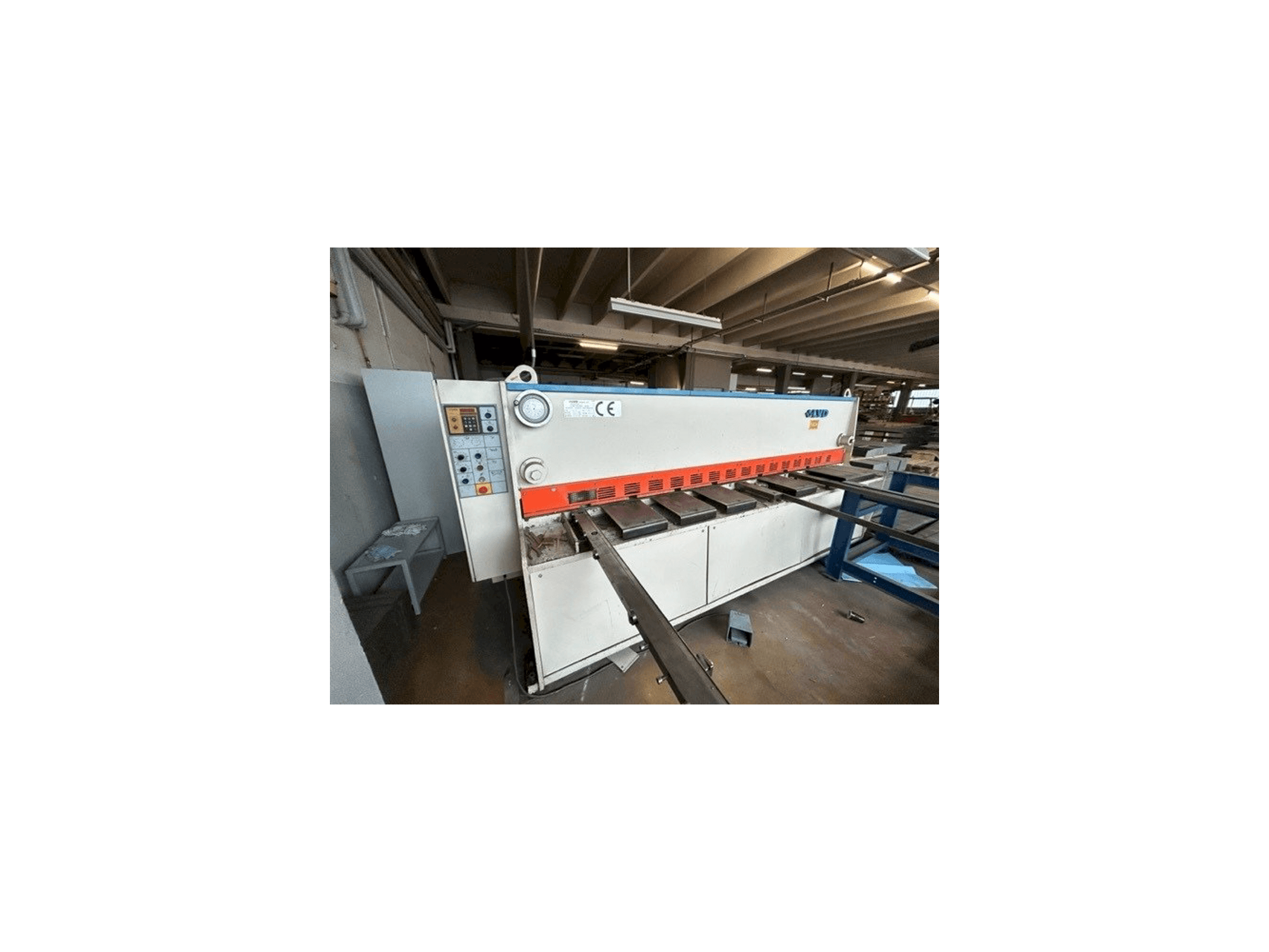 Vooraanzicht van LVD HST-C 31/6 machine