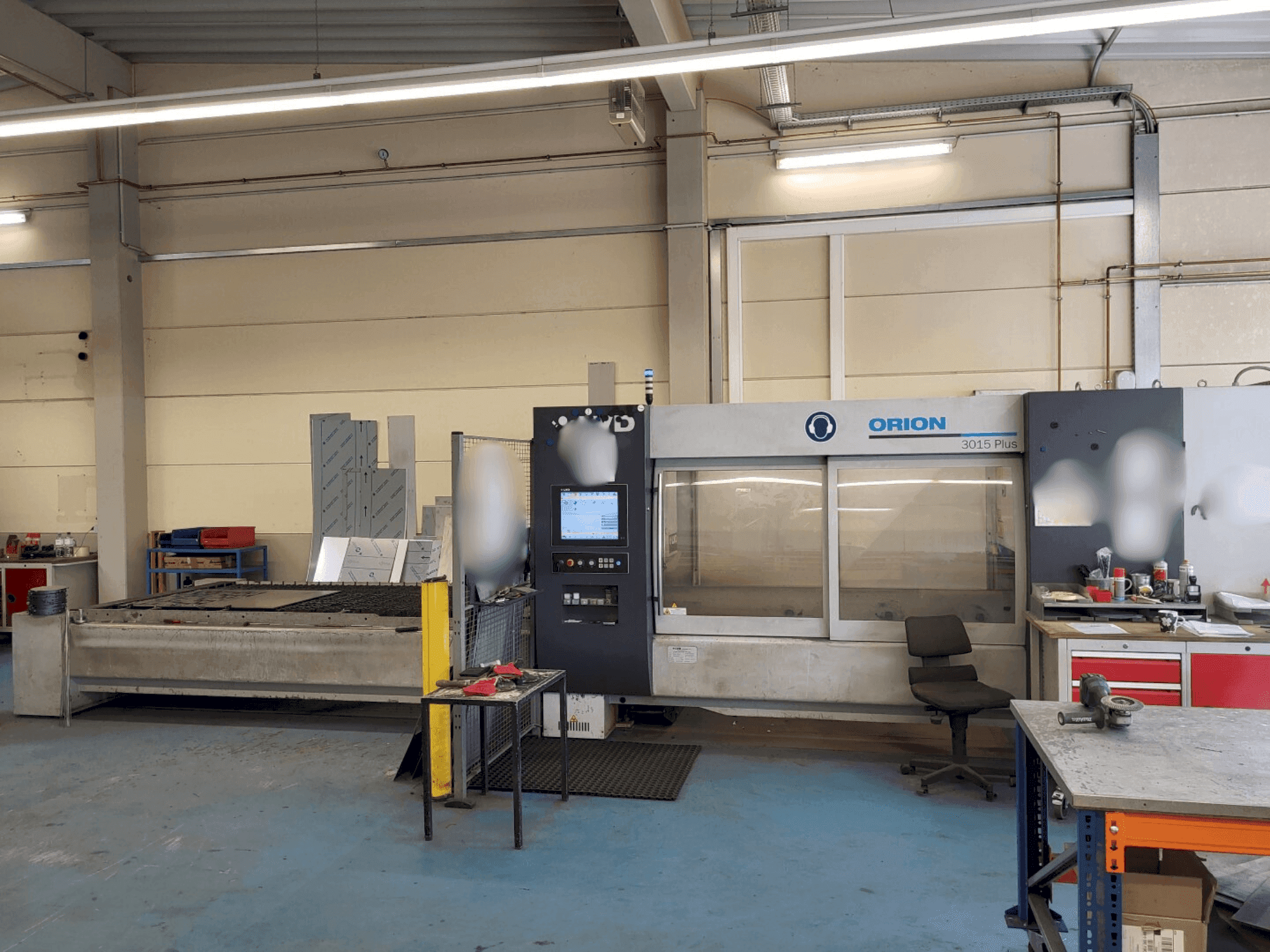 Vooraanzicht van LVD ORION 3015 Plus machine
