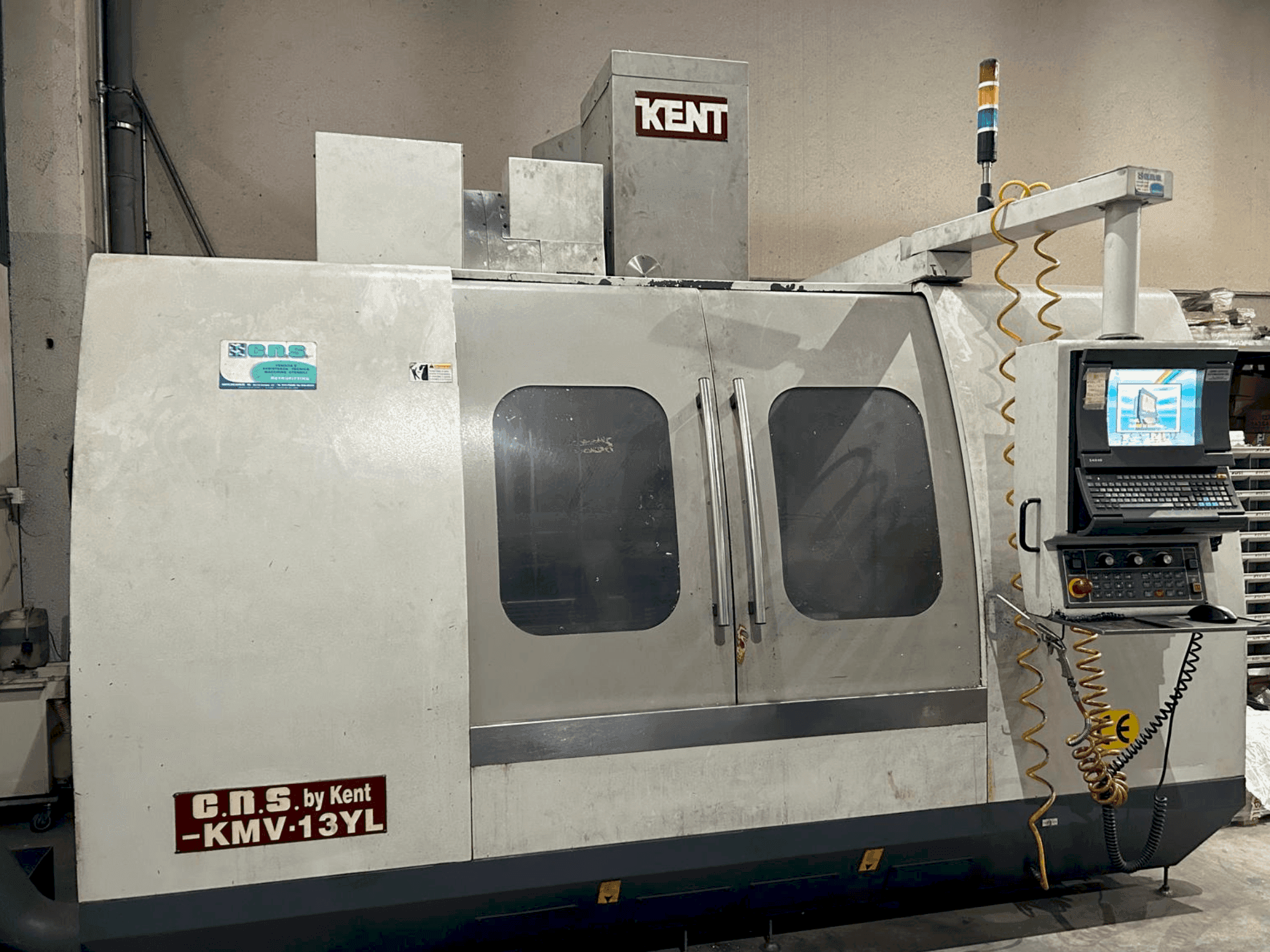 Vooraanzicht van Kent KMV 13 YL machine