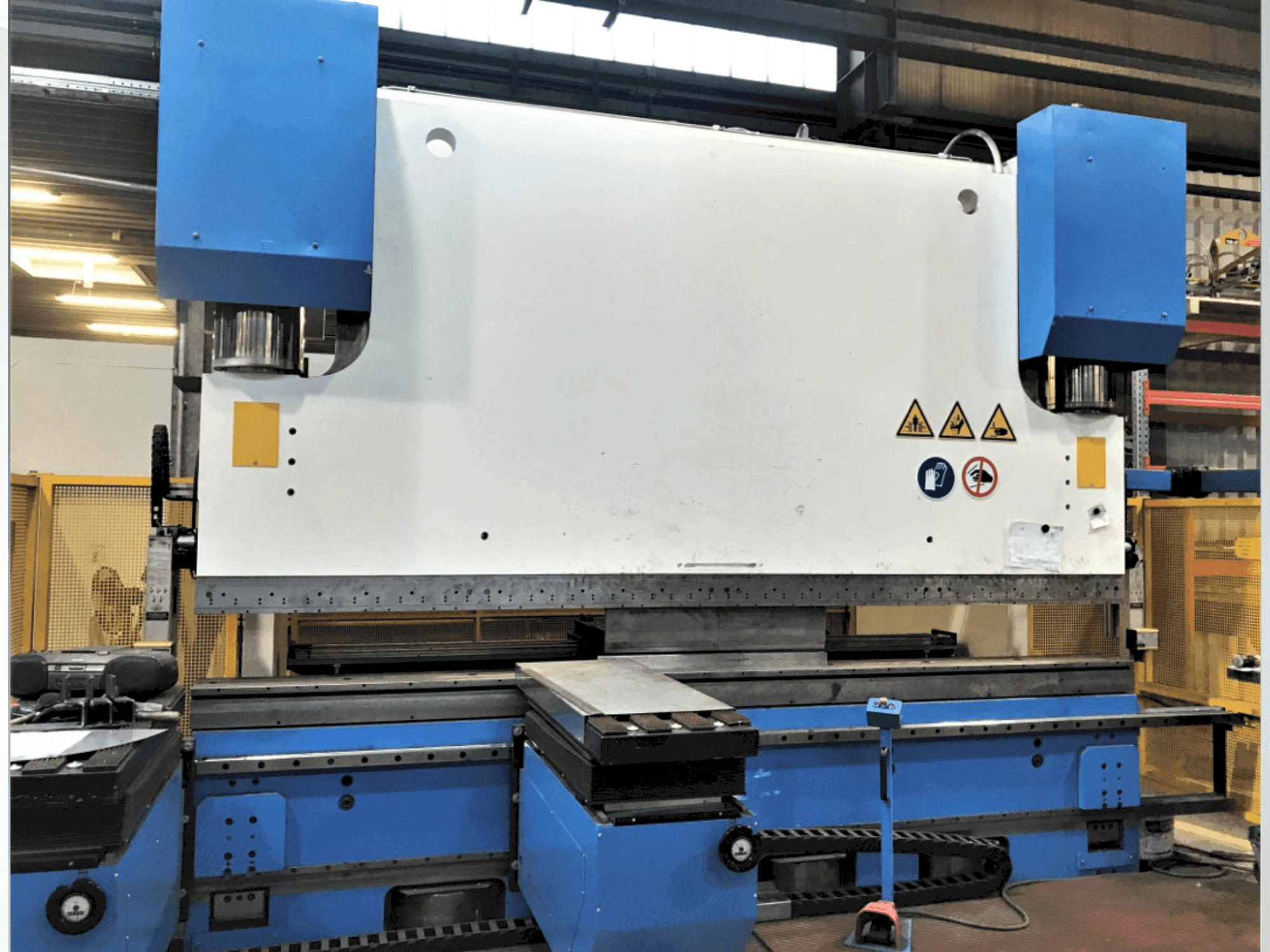 Vooraanzicht van Bystronic Beyeler PR 500x1400 machine