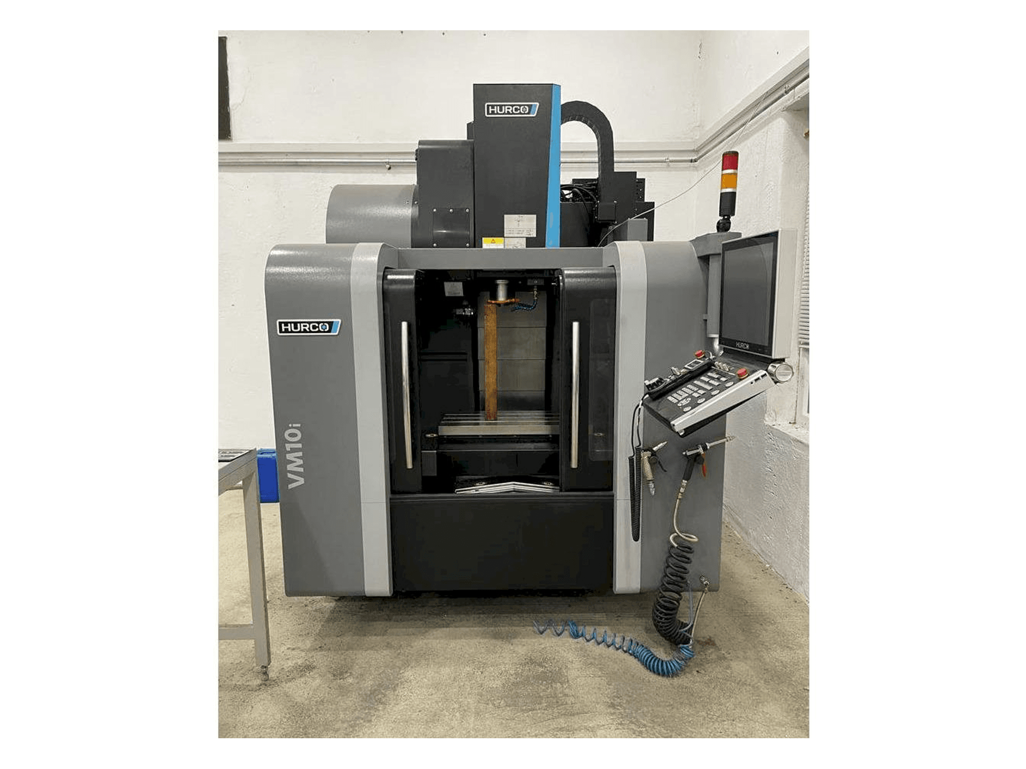 Vooraanzicht van Hurco VM 10 i machine