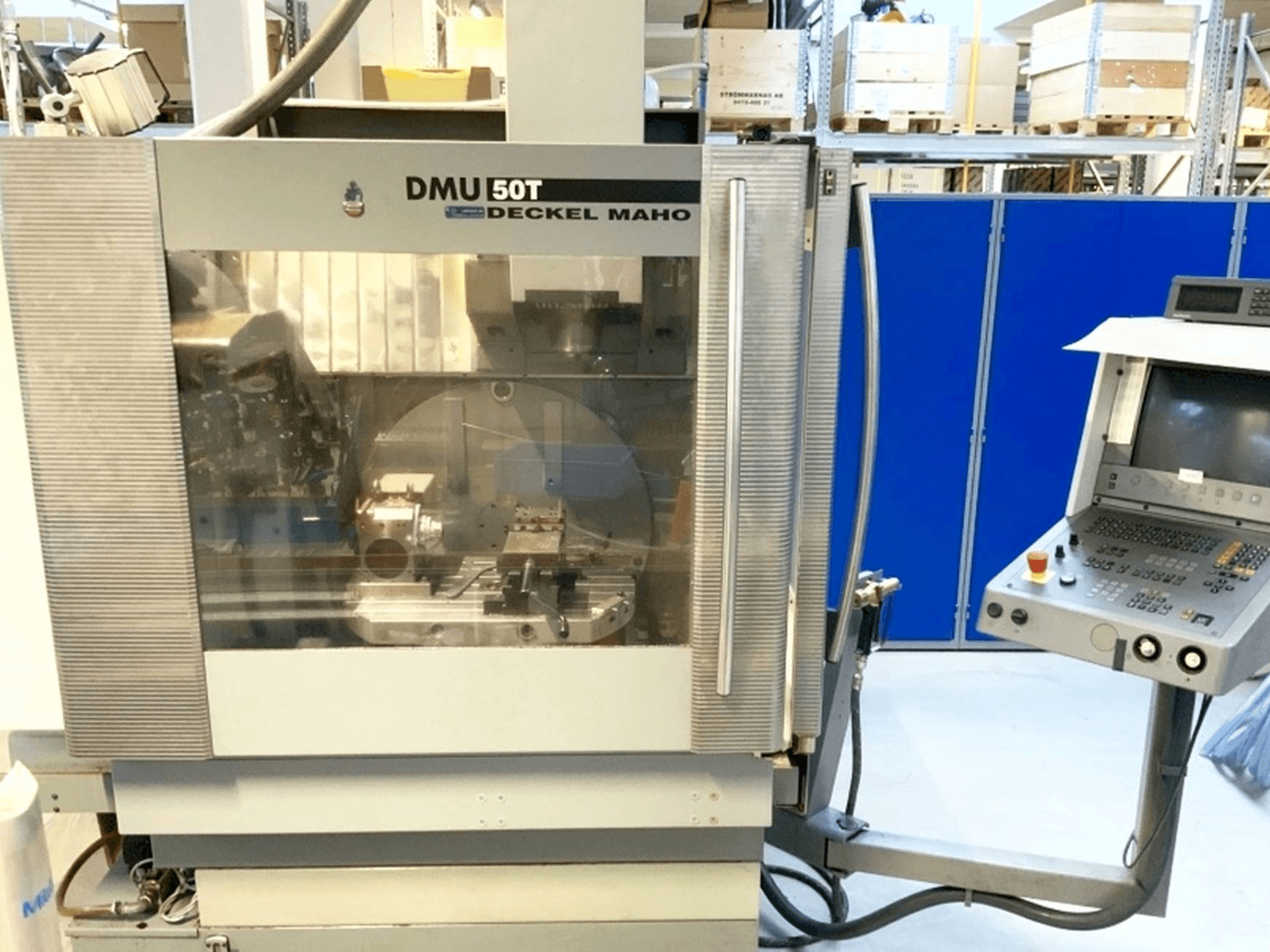 Vooraanzicht van DECKEL MAHO DMU 50T machine