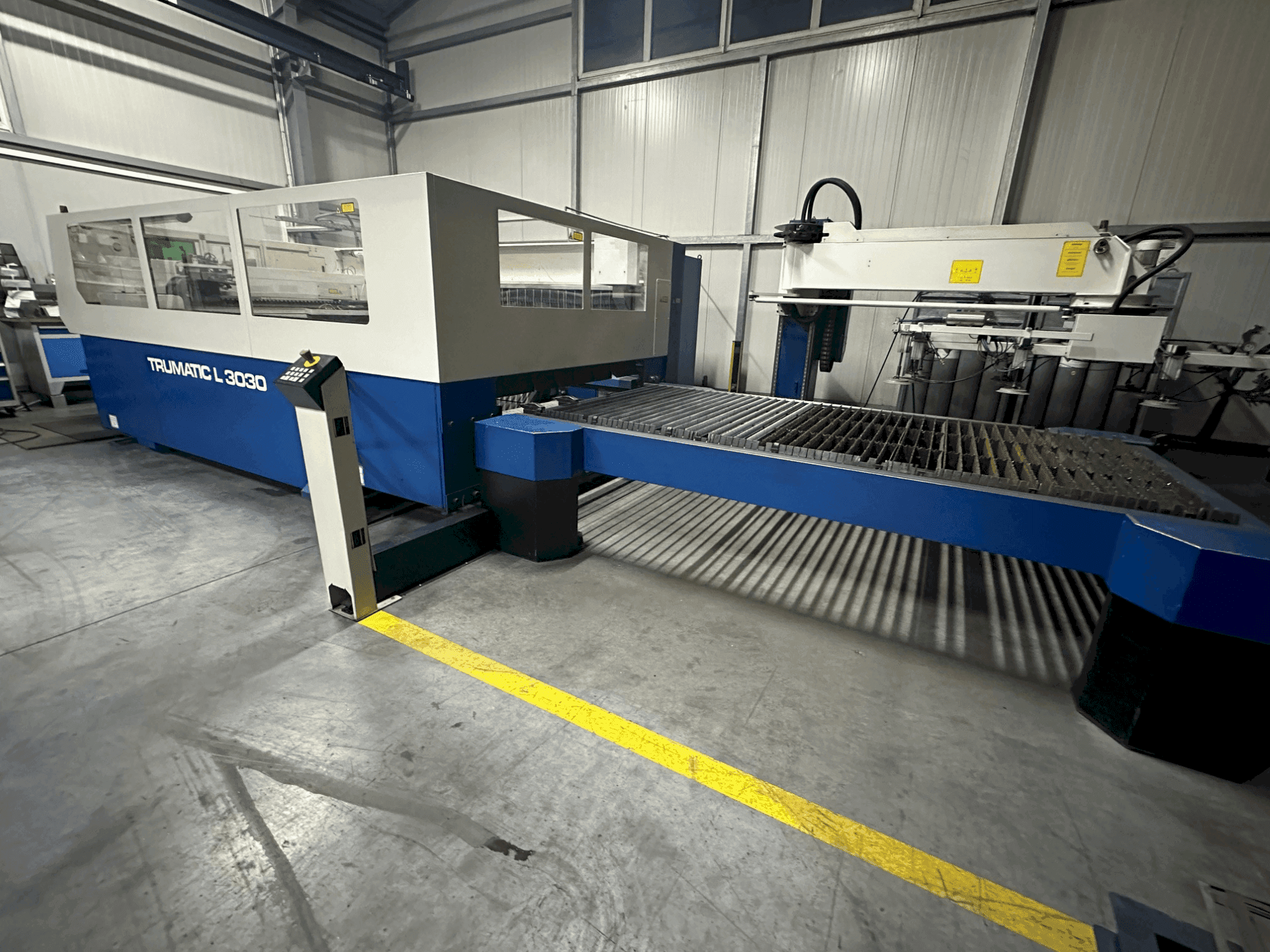Vooraanzicht van TRUMPF LoadMaster machine