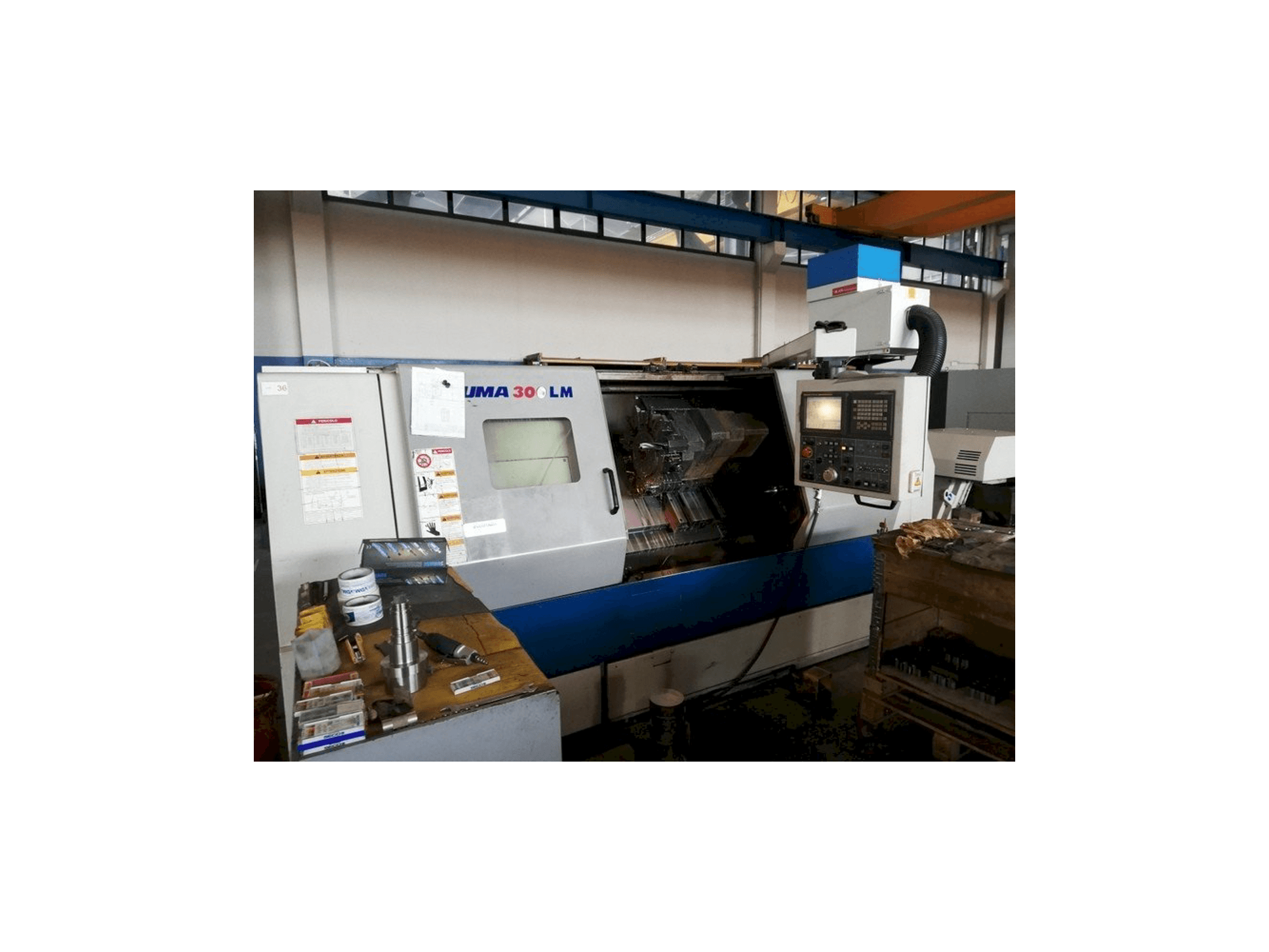 Vooraanzicht van Doosan PUMA 300 LMB machine