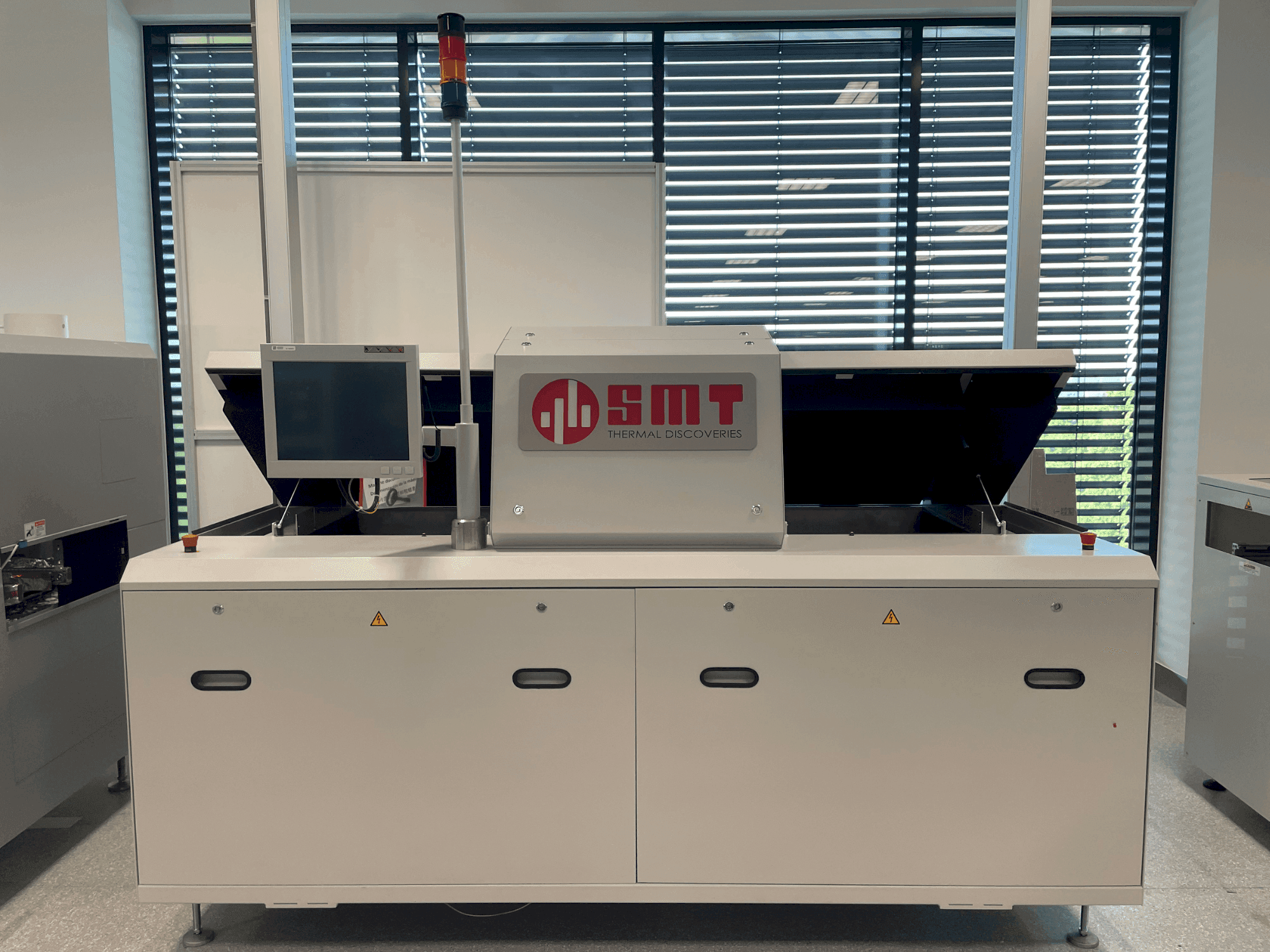 Vooraanzicht van SMT UV 3/-3 machine