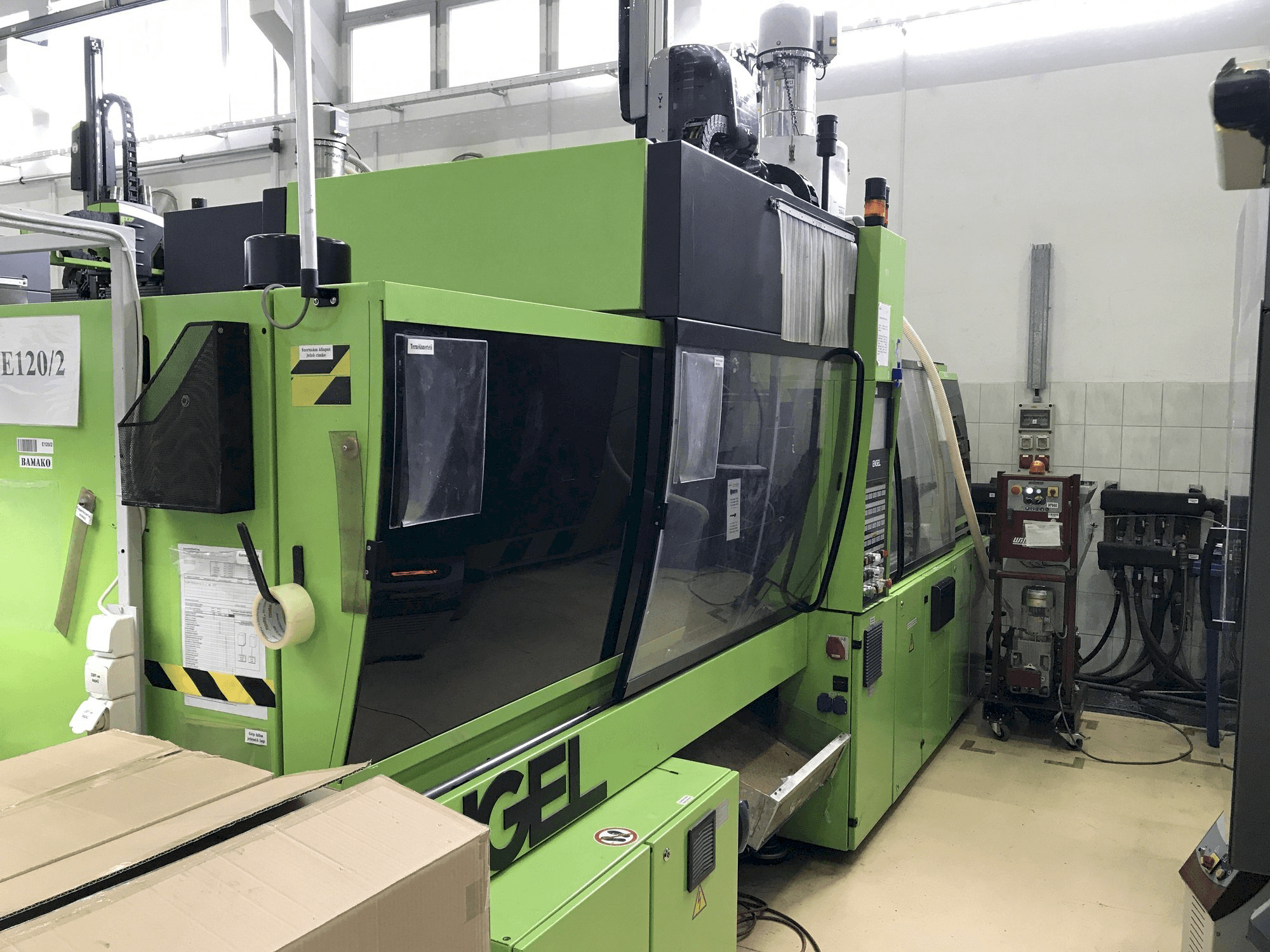 Vooraanzicht van ENGEL VC 500/120 Plus machine