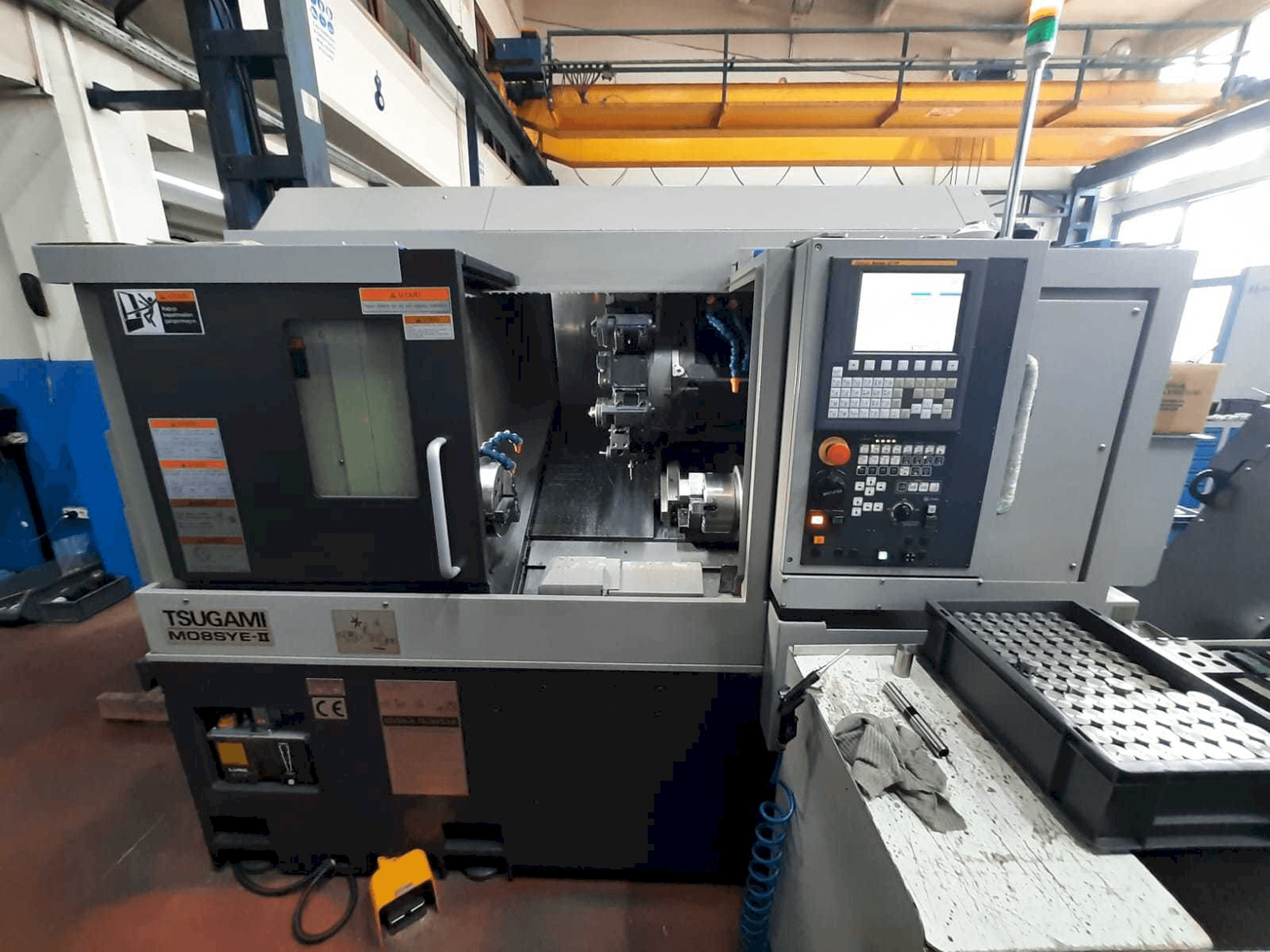 Vooraanzicht van TSUGAMI MO8SYE-II machine