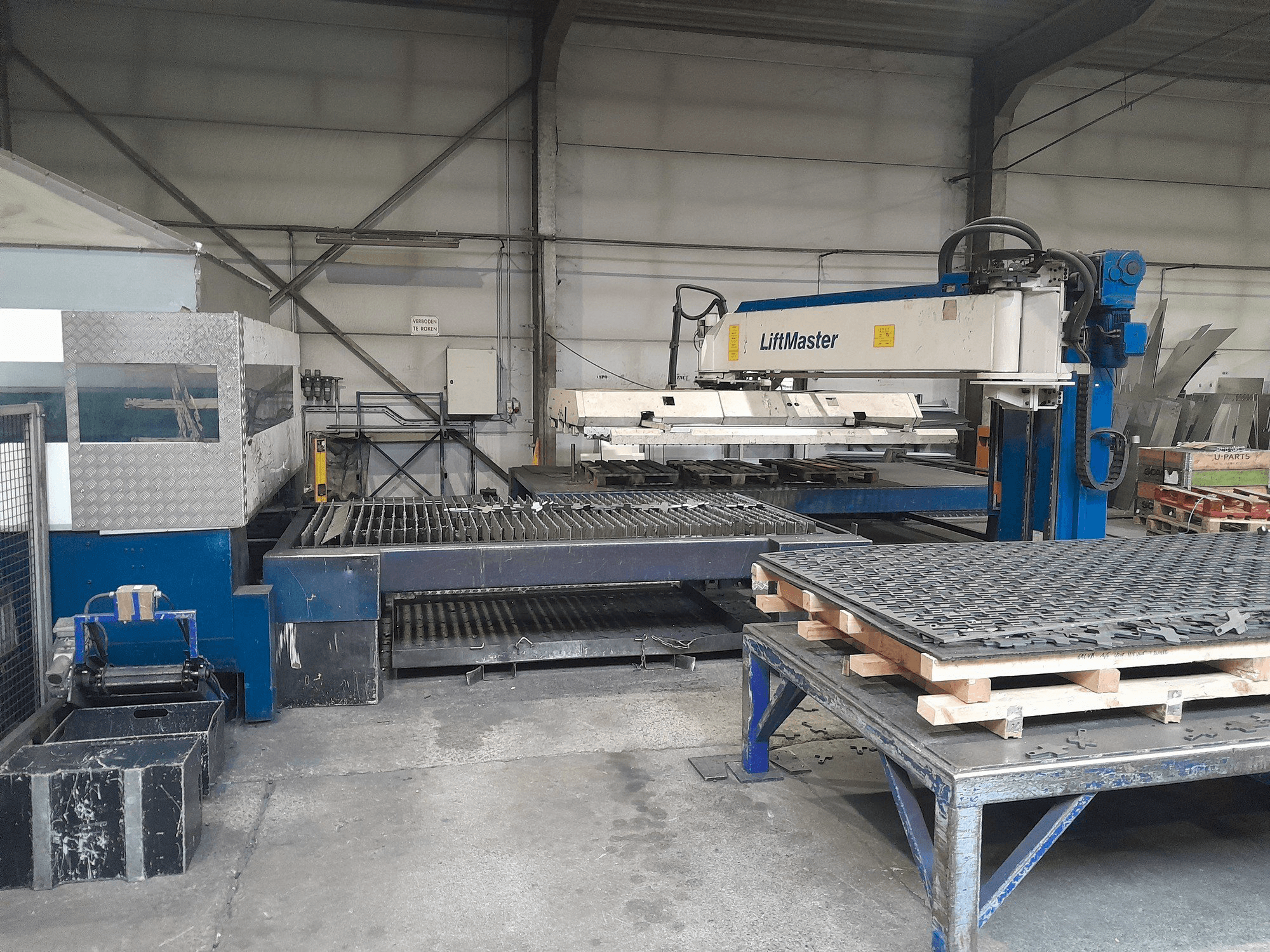 Vooraanzicht van Trumpf TruLaser 3030+ Liftmaster machine