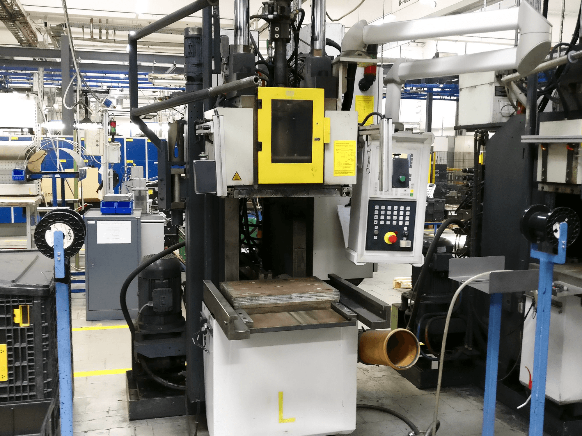 Vooraanzicht van Kloeckner Desma 956.050 ZO machine