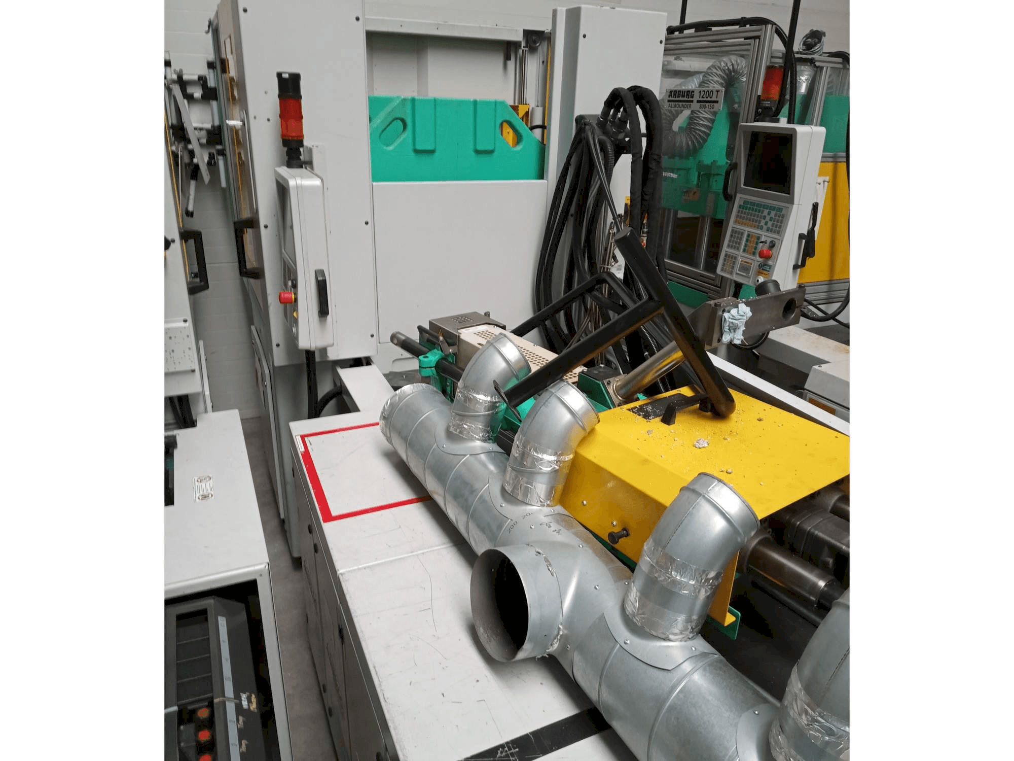 Vooraanzicht van Arburg Allrounder 1200T-800-170 machine