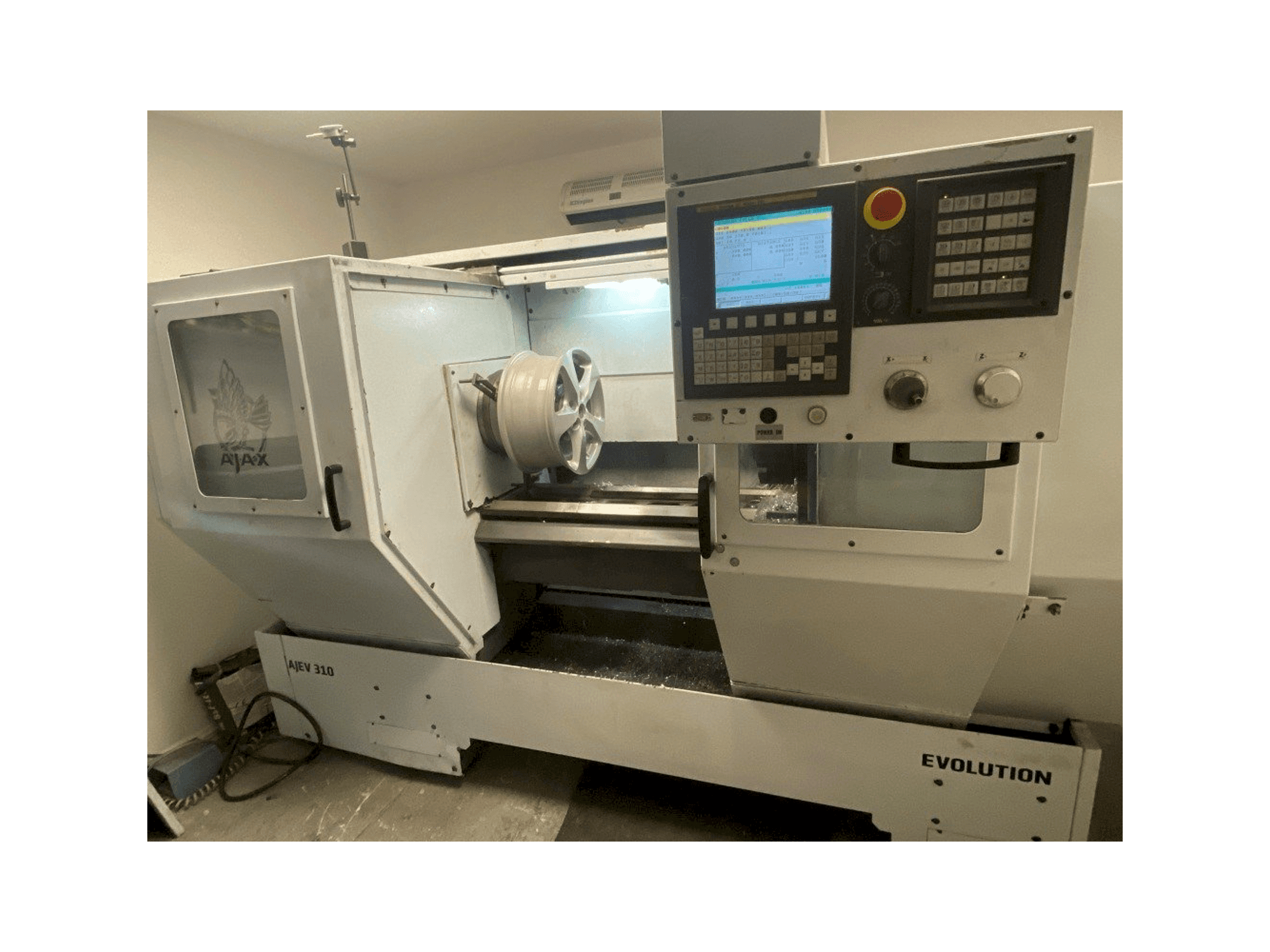 Vooraanzicht van AJAX EVOLUTION AJEV 310 machine