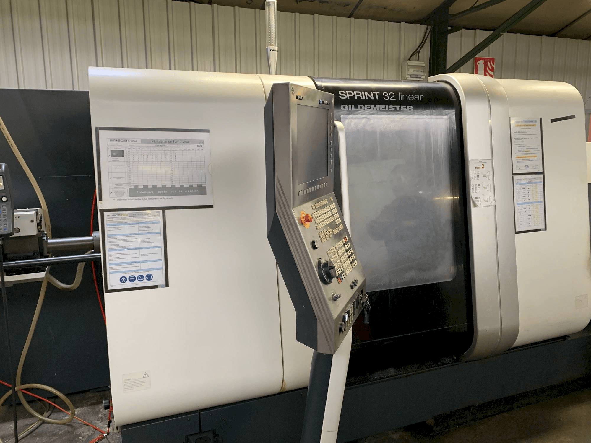 Vooraanzicht van DMG SPRINT 32 linear machine