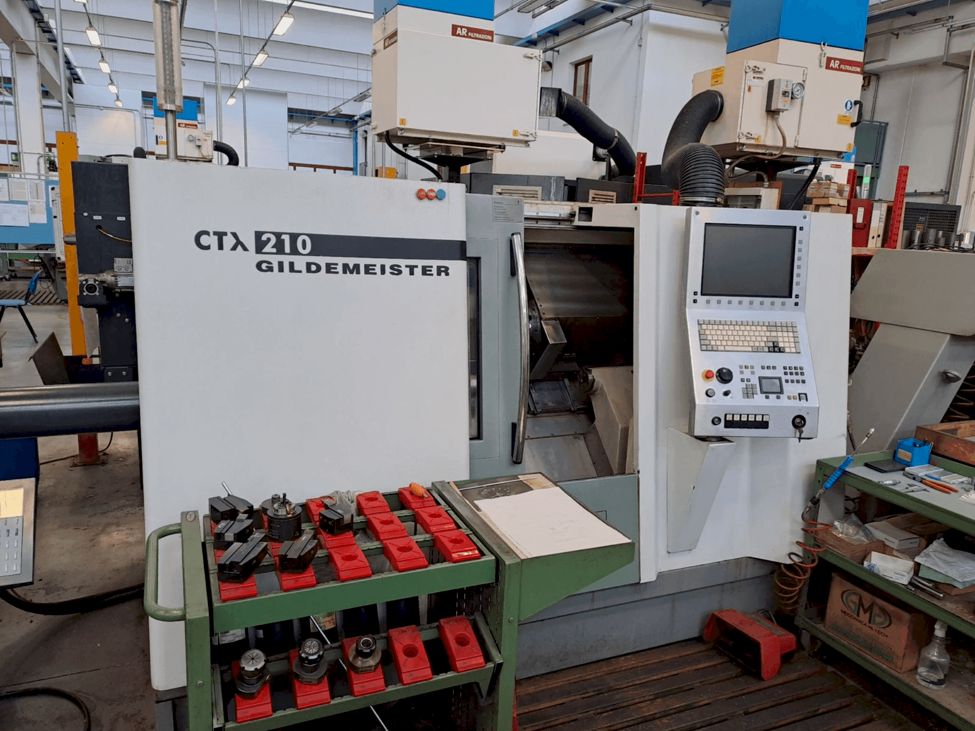 Vooraanzicht van Gildemeister CTX 210 machine