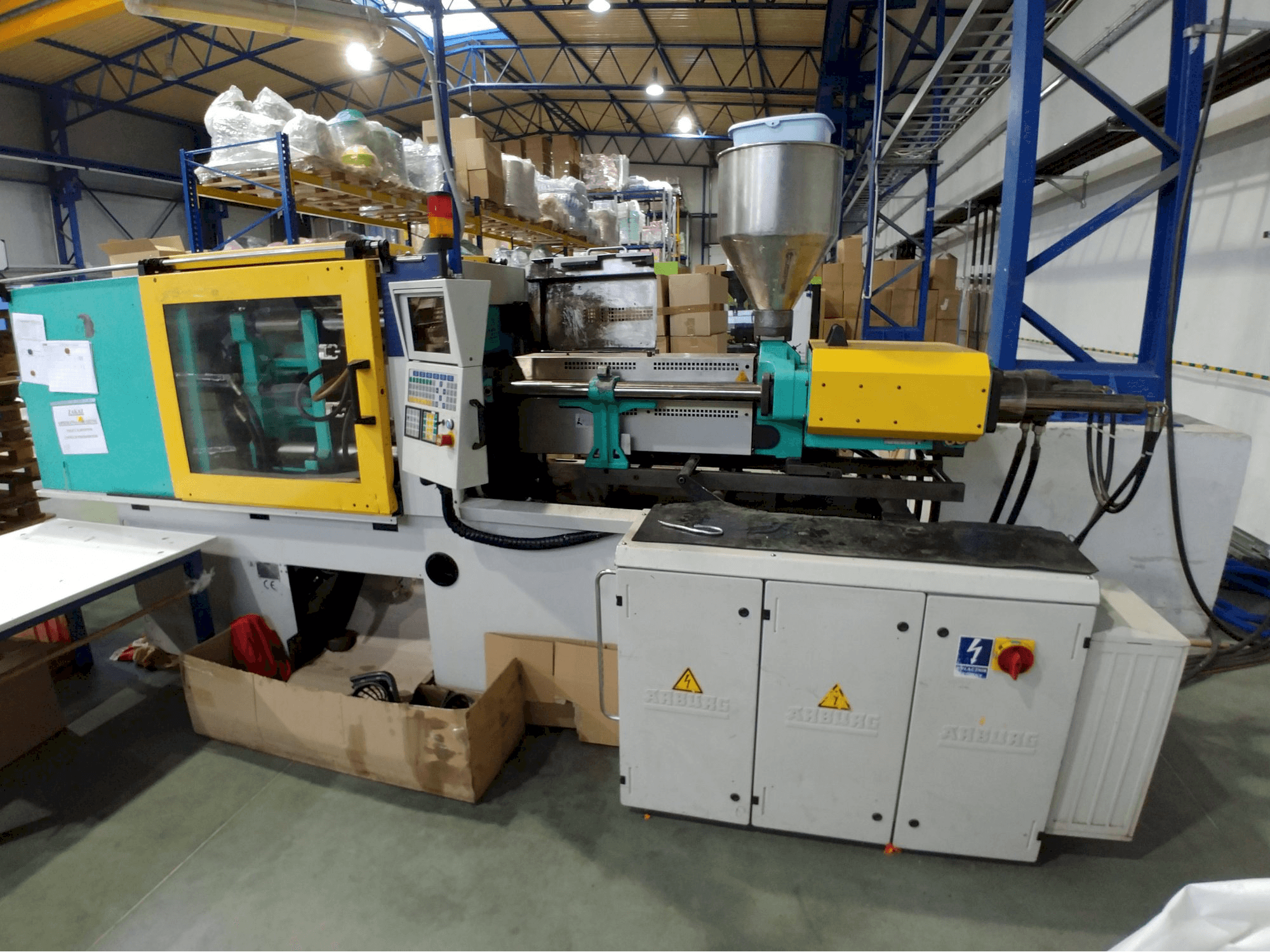 Vooraanzicht van Arburg 420 C machine