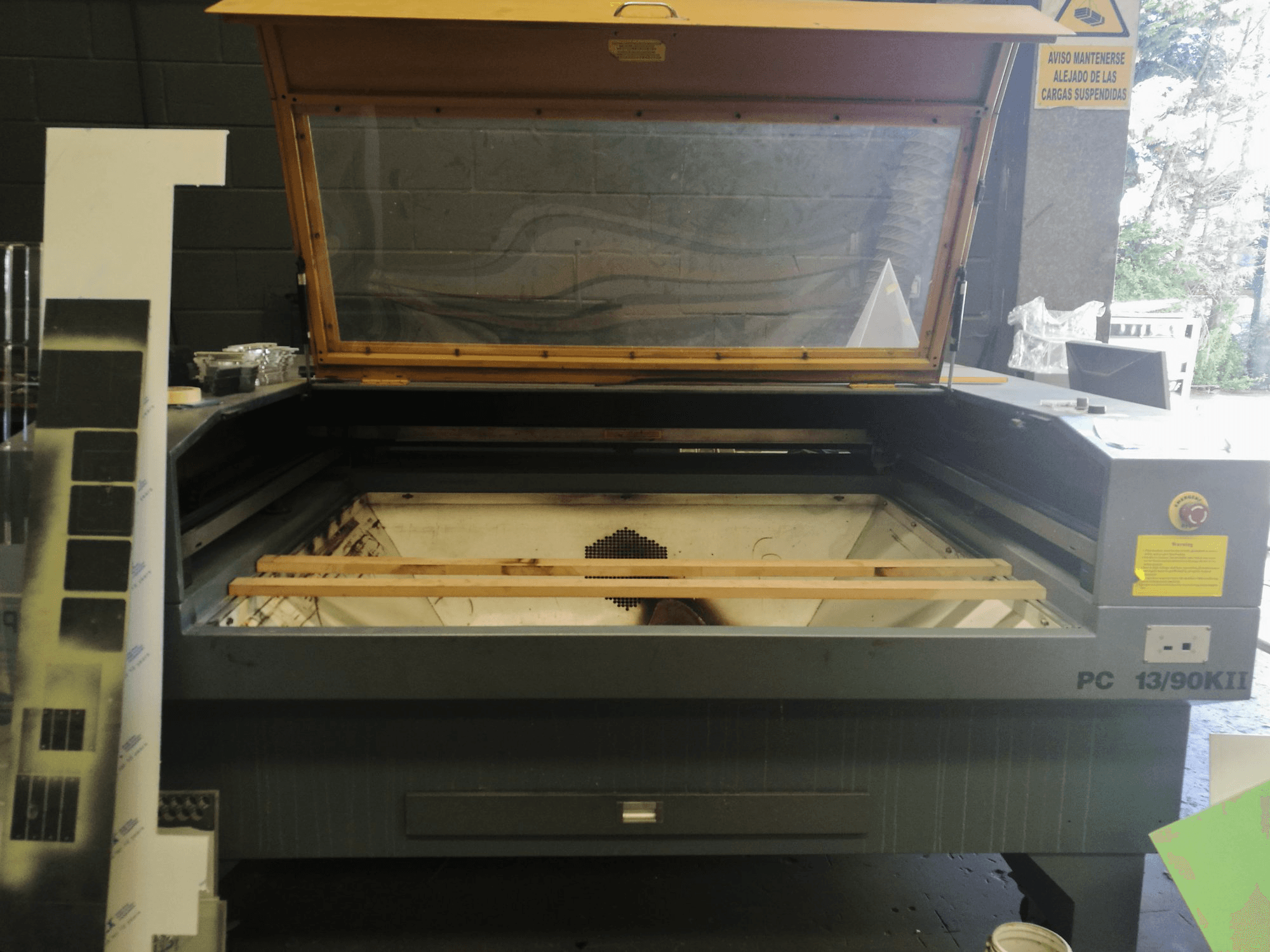 Vooraanzicht van PC 13/90KII machine