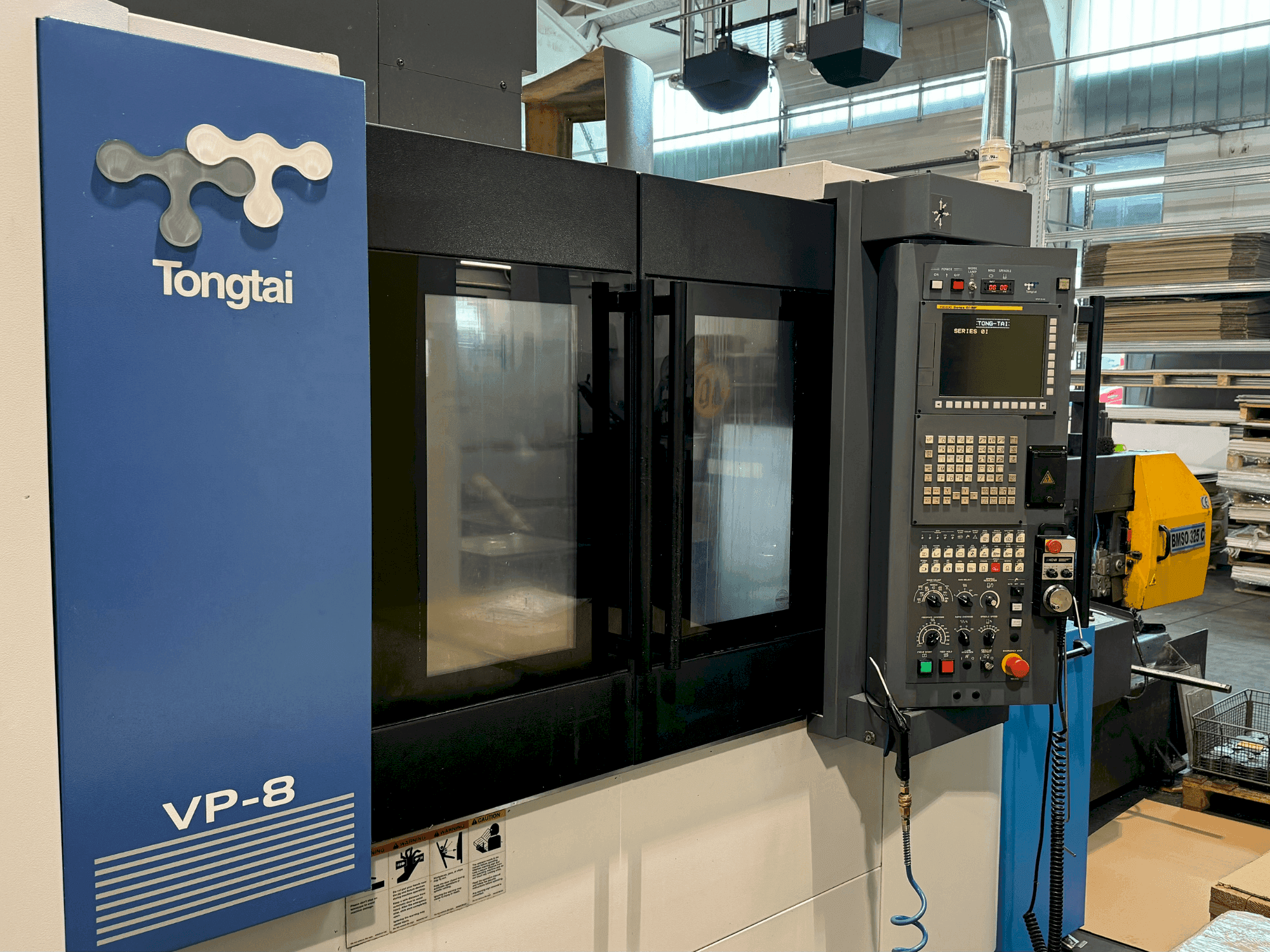 Vooraanzicht van Tongtai VP-8 machine