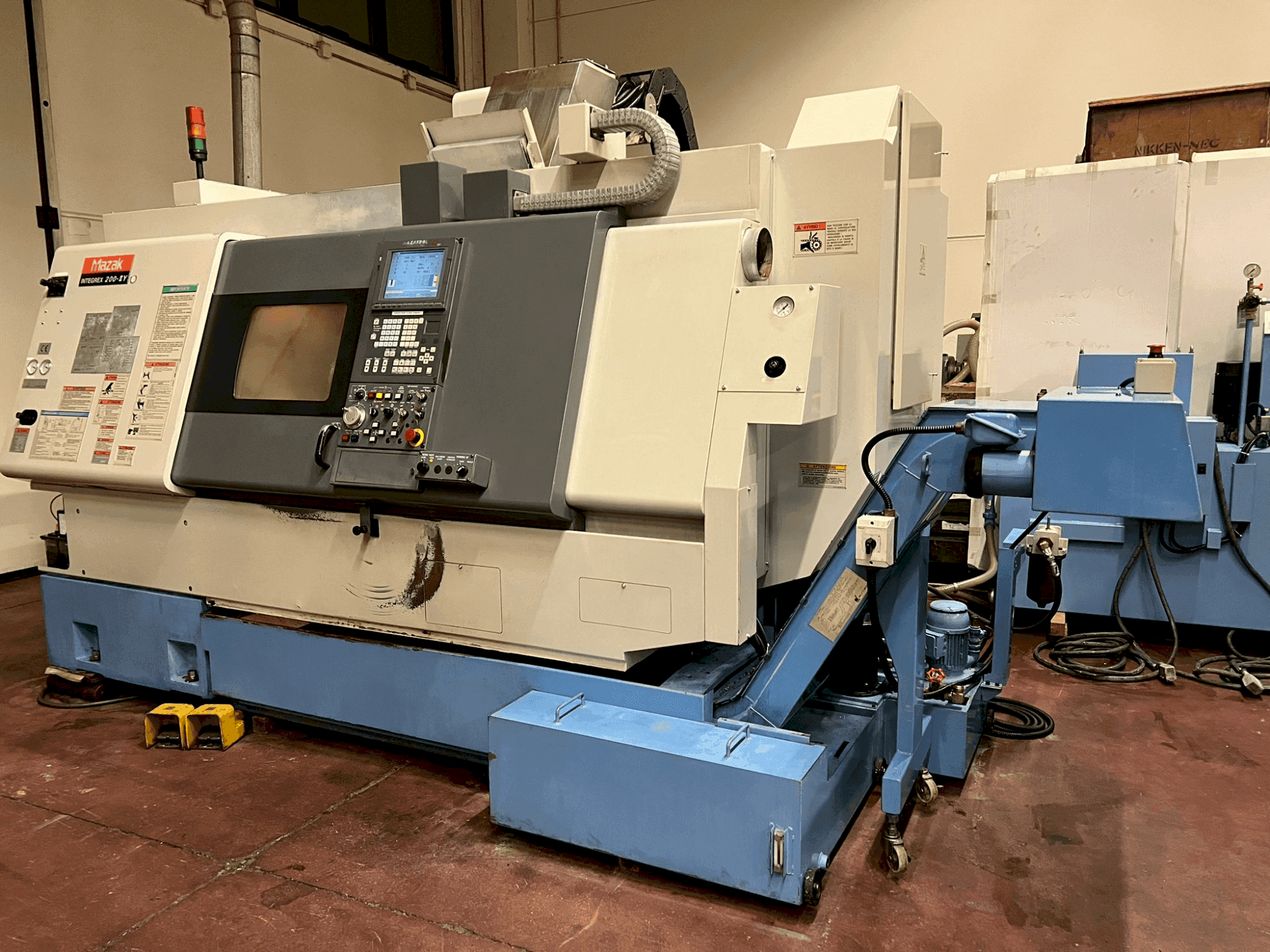 Vooraanzicht van Mazak Integrex 200 IIY machine