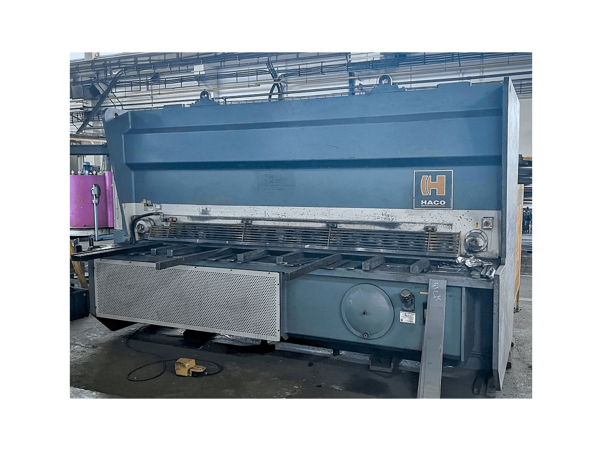 Vooraanzicht van HACO HSLX 3016/18 SAB machine