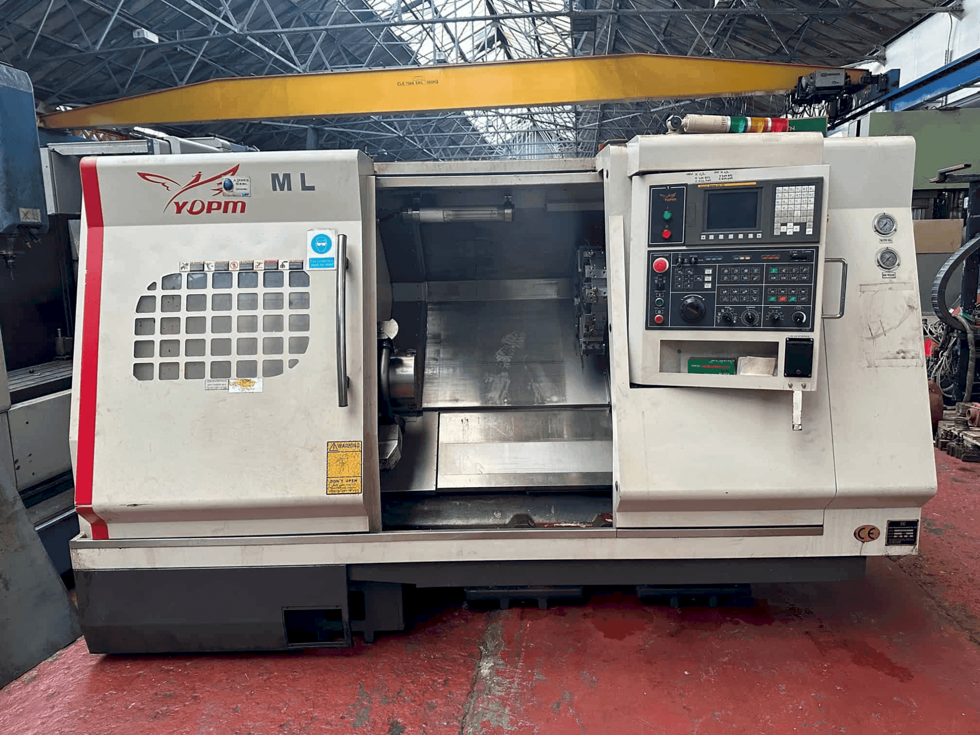 Vooraanzicht van Yang ML-300 machine