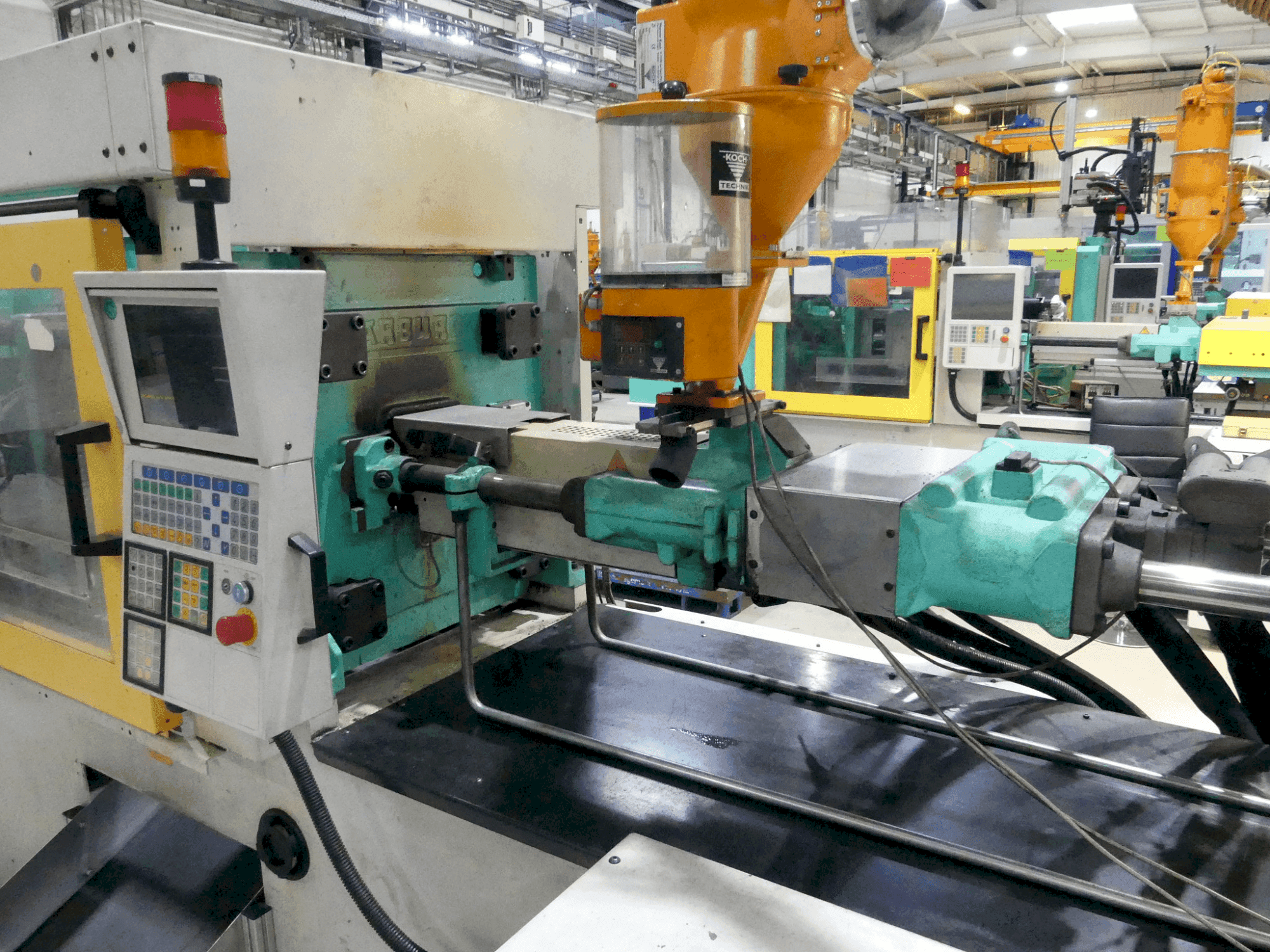 Vooraanzicht van Arburg 420C-1000-250 machine